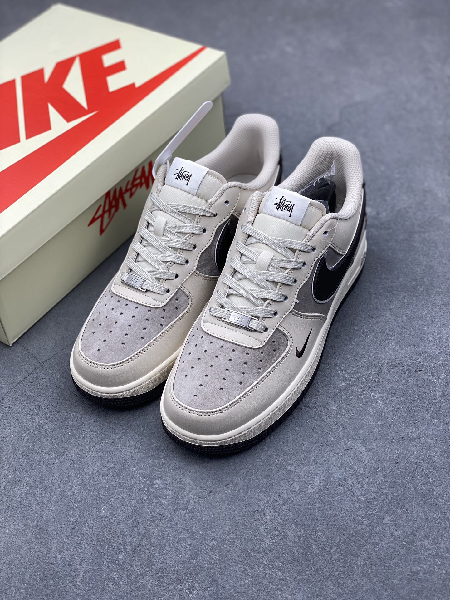 Nike Air Force 1 '07 Low Stussy Collab Sneakers - Cream/Black 9 i1732485514 8953 1