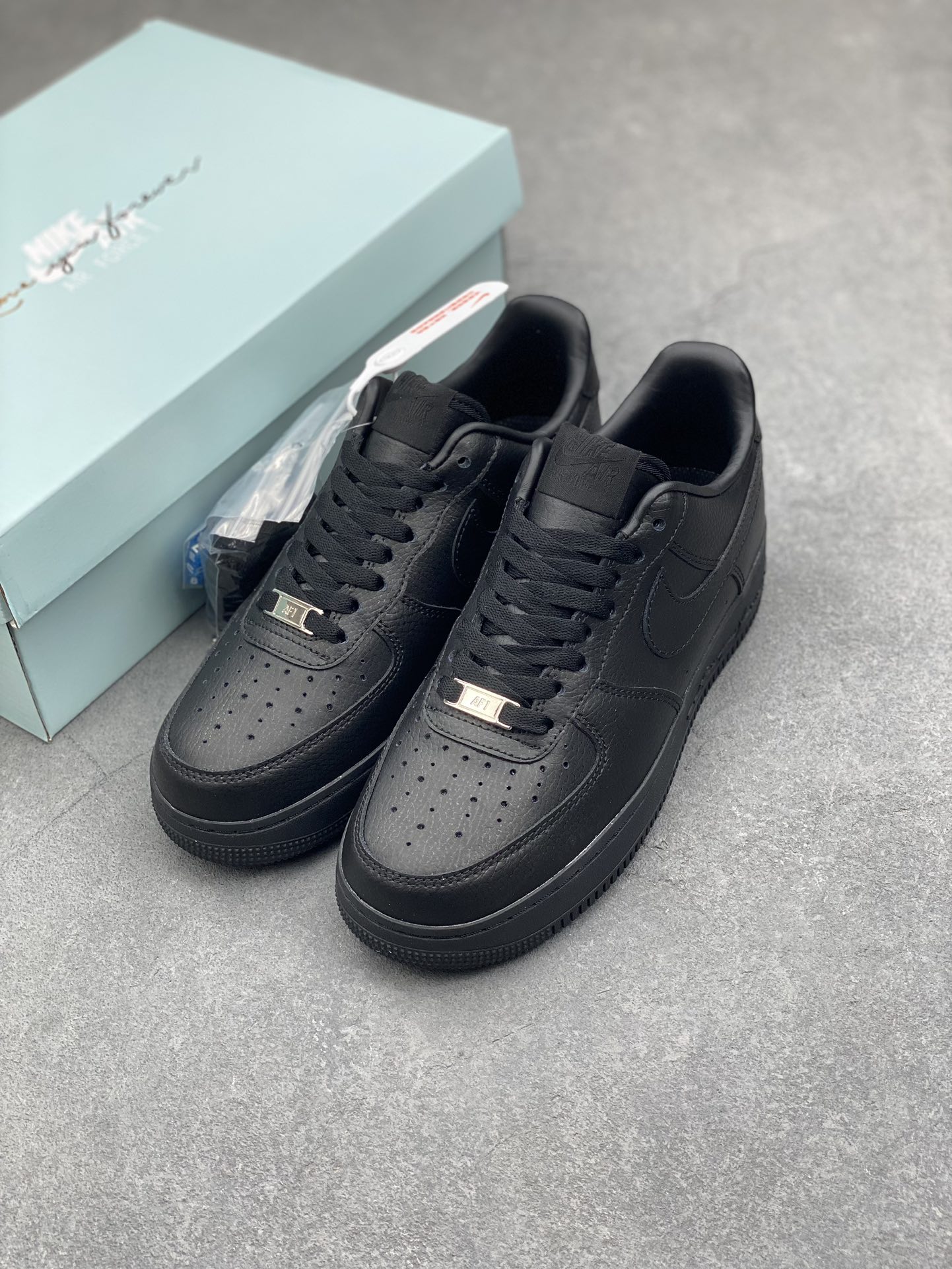 Nike Air Force 1 Low Black Leather Casual Sneaker CZ8065-001 9 i1732485583 1276 4