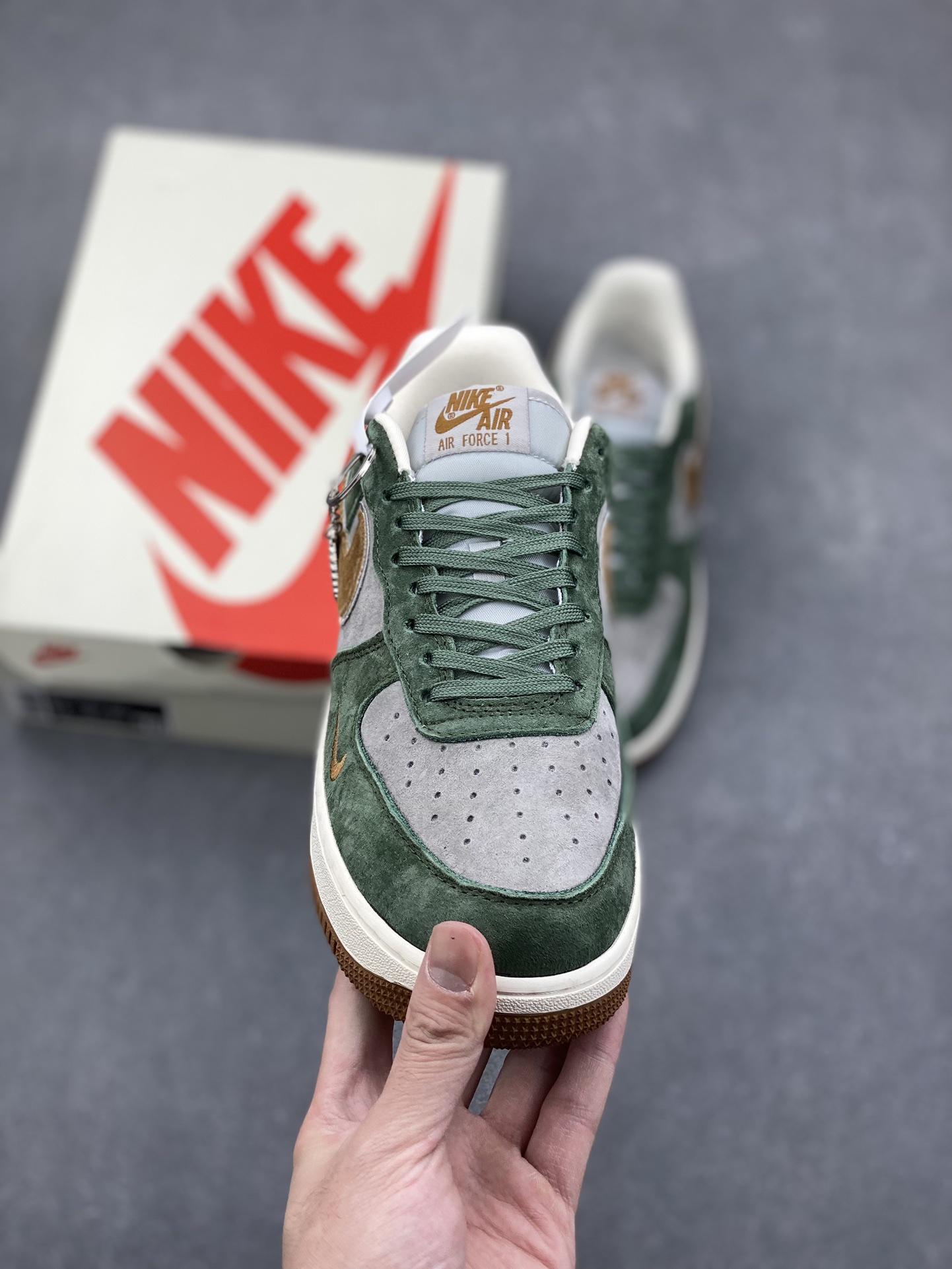Nike Air Force 1 '07 Low UN Green Sneakers - Limited Edition 3 i1732491180 2411 5