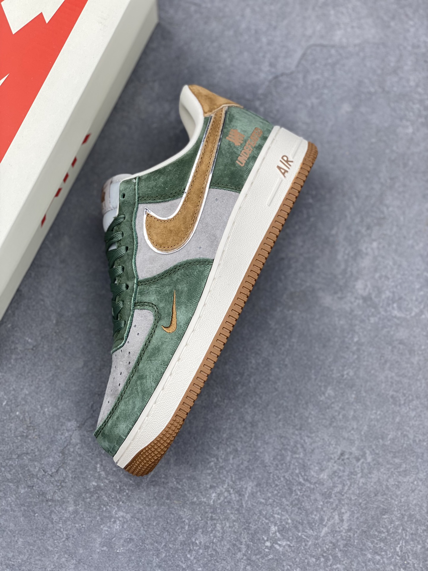 Nike Air Force 1 '07 Low UN Green Sneakers - Limited Edition 8 i1732491180 2787 1