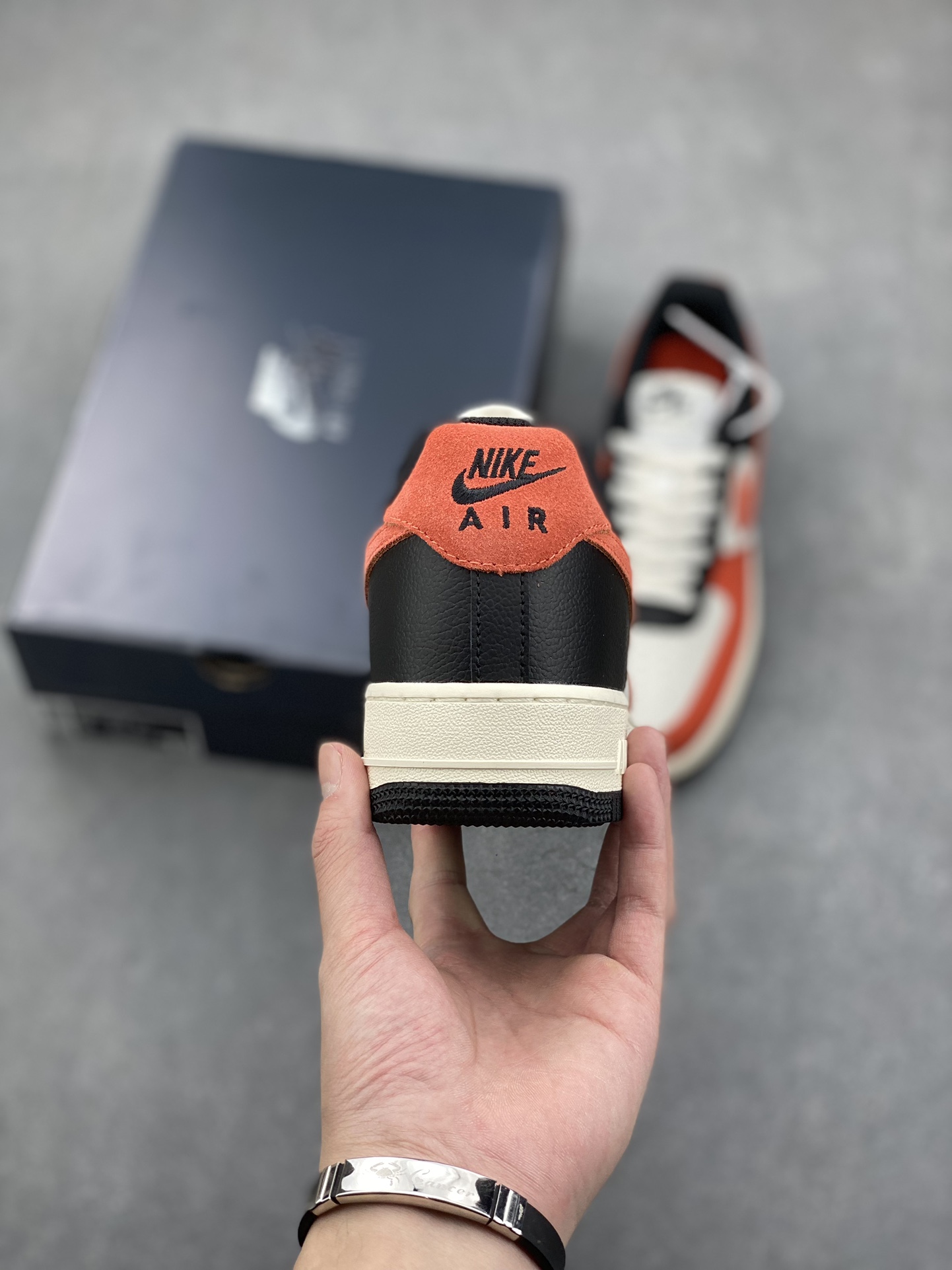 Nike Air Force 1 Low Retro Premium Sneaker HQ4987-010 5 i1732564873 8134 4