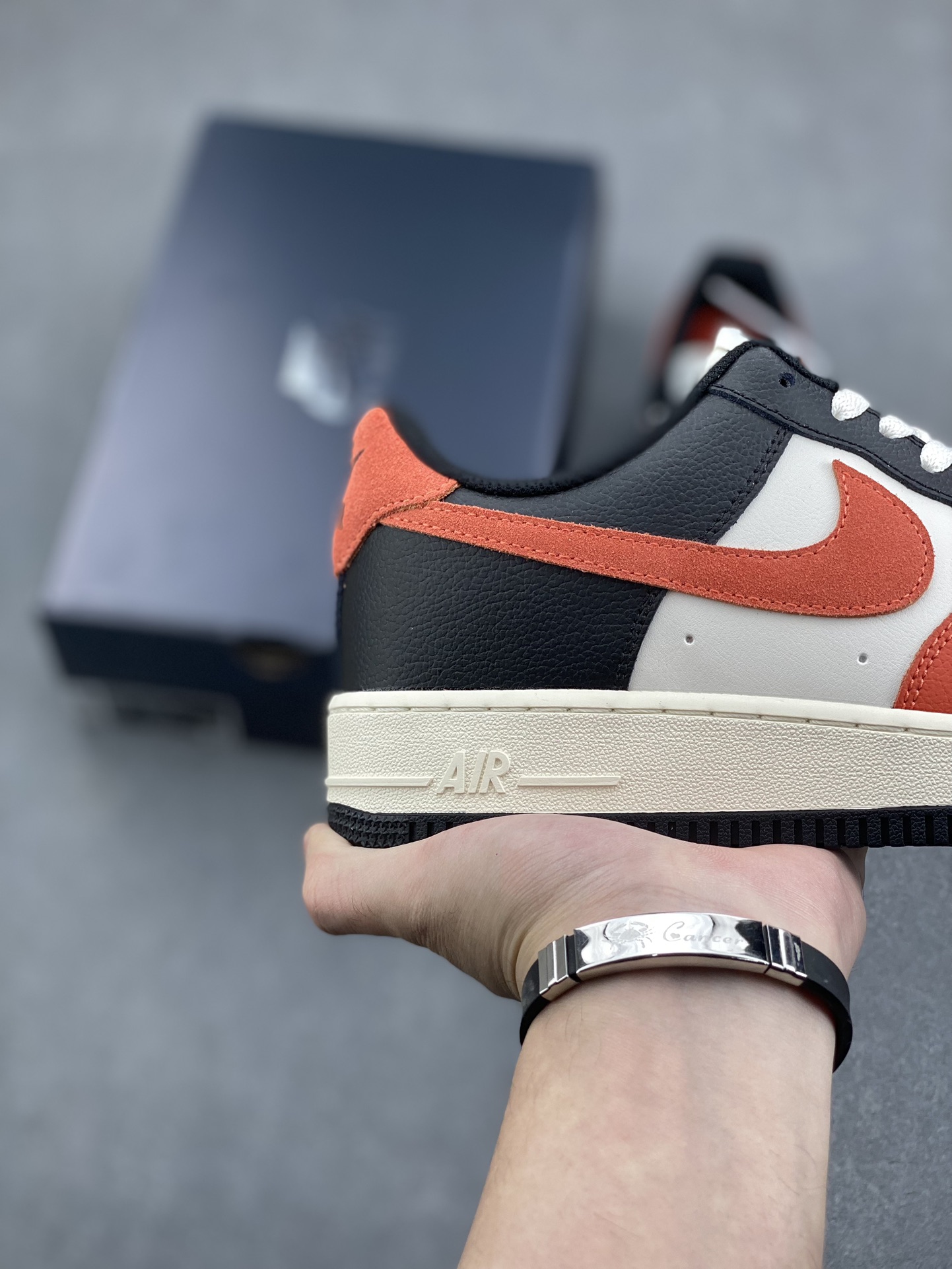 Nike Air Force 1 Low Retro Premium Sneaker HQ4987-010 6 i1732564874 444 8