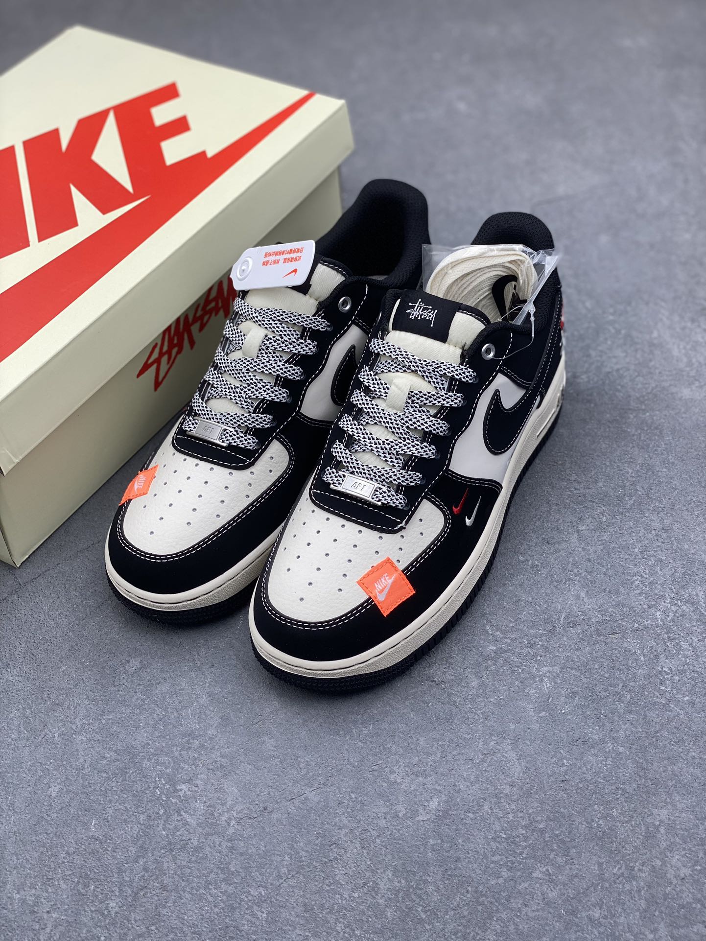 Nike Air Force 1 '07 Low Stussy Collab Black/White Sneakers 9 i1732566128 8980 7
