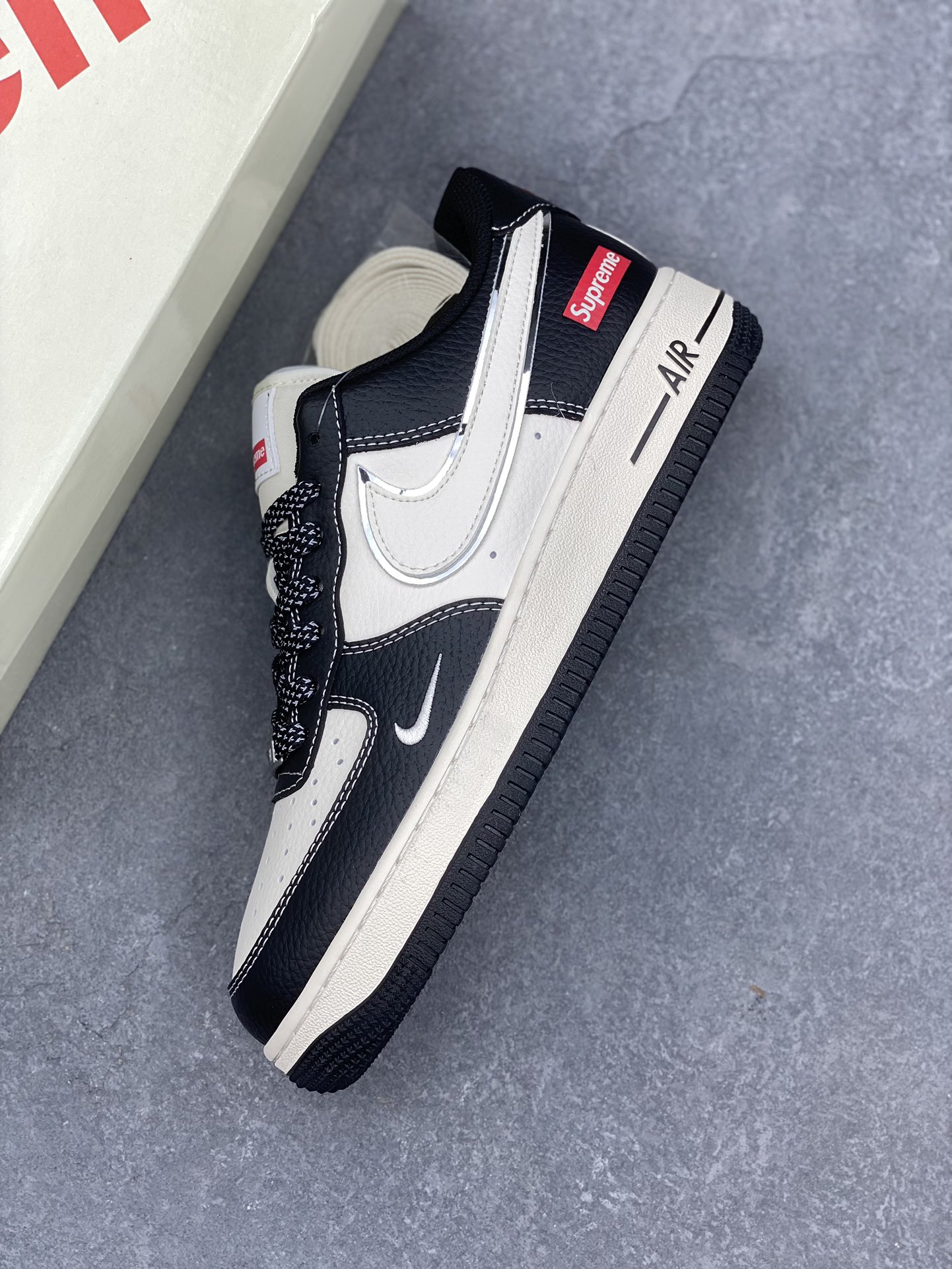 Nike Air Force 1 '07 Low Supreme Collab Sneakers - Black/Silver 8 i1732736663 5219 0