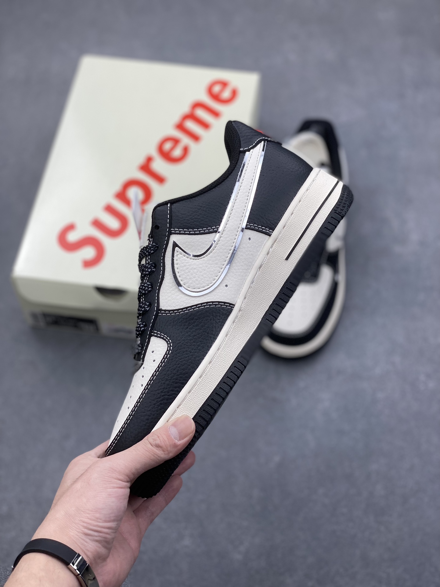 Nike Air Force 1 '07 Low Supreme Collab Sneakers - Black/Silver 4 i1732736663 5234 7