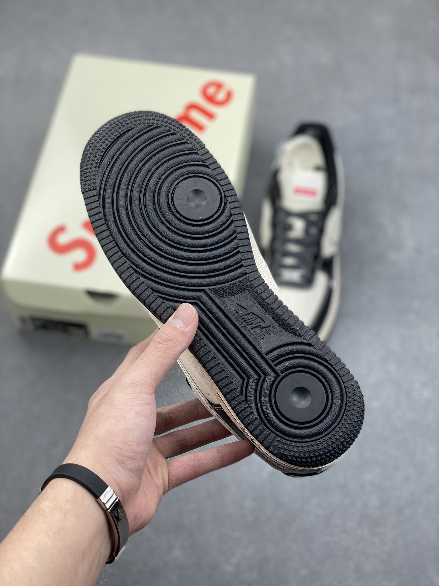 Nike Air Force 1 '07 Low Supreme Collab Sneakers - Black/Silver 7 i1732736663 8650 3