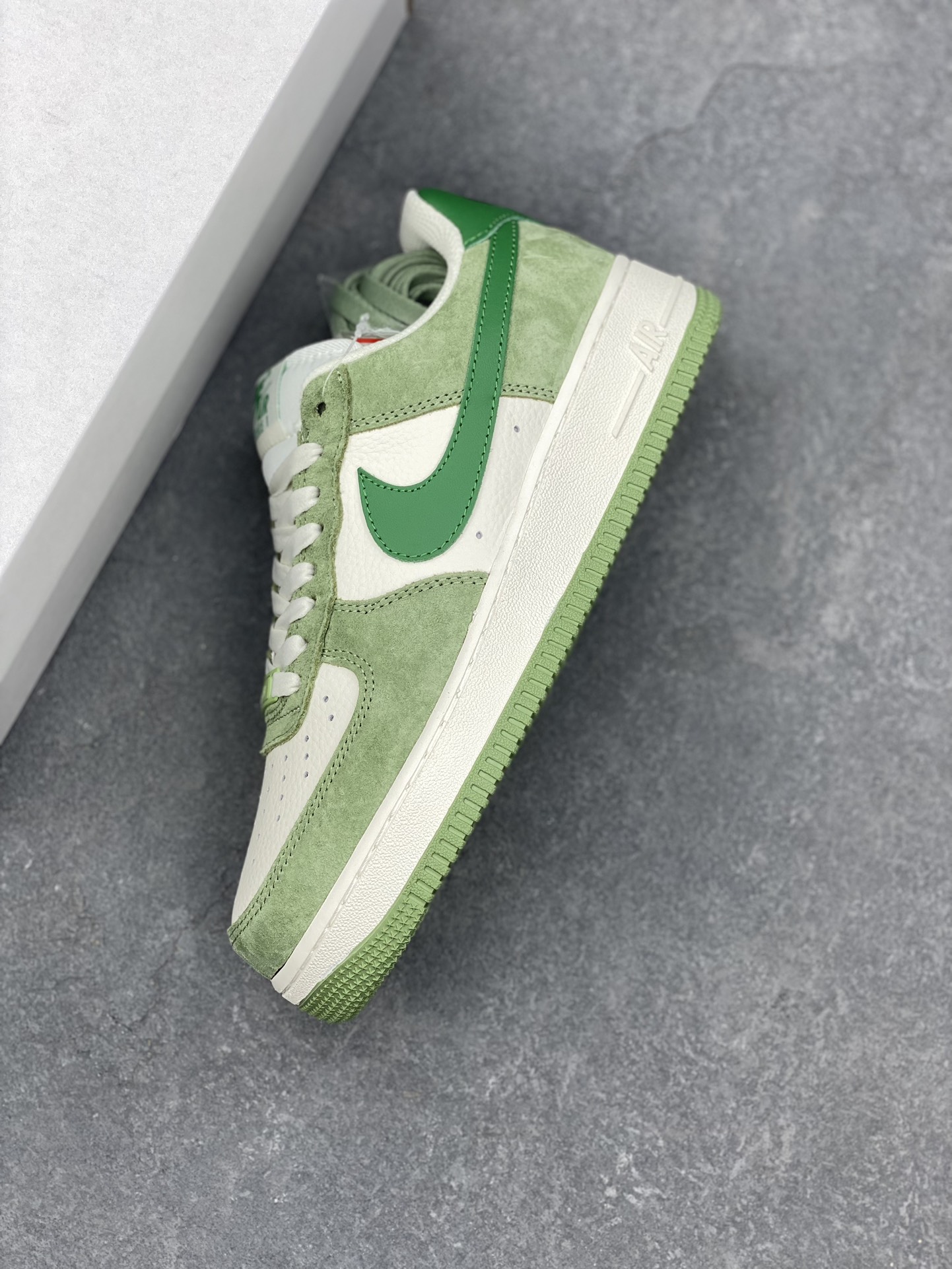 Nike Air Force 1 Low '07 White Green Casual Sneakers 8 i1732810775 9646 1