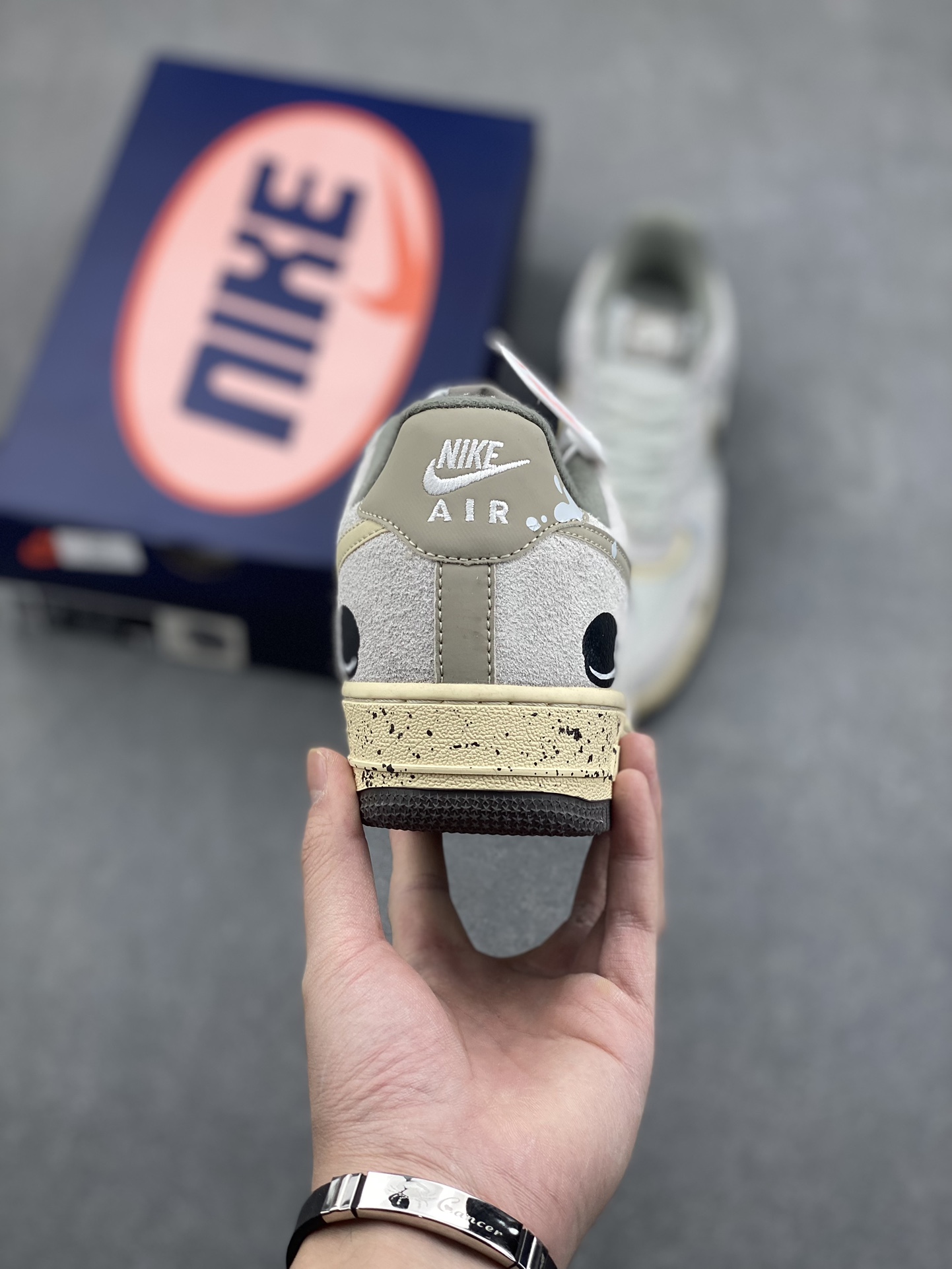 Nike Air Force 1 '07 Low Sneakers - Limited Edition, Comfortable, and Stylish 5 i1732914969 8849 5