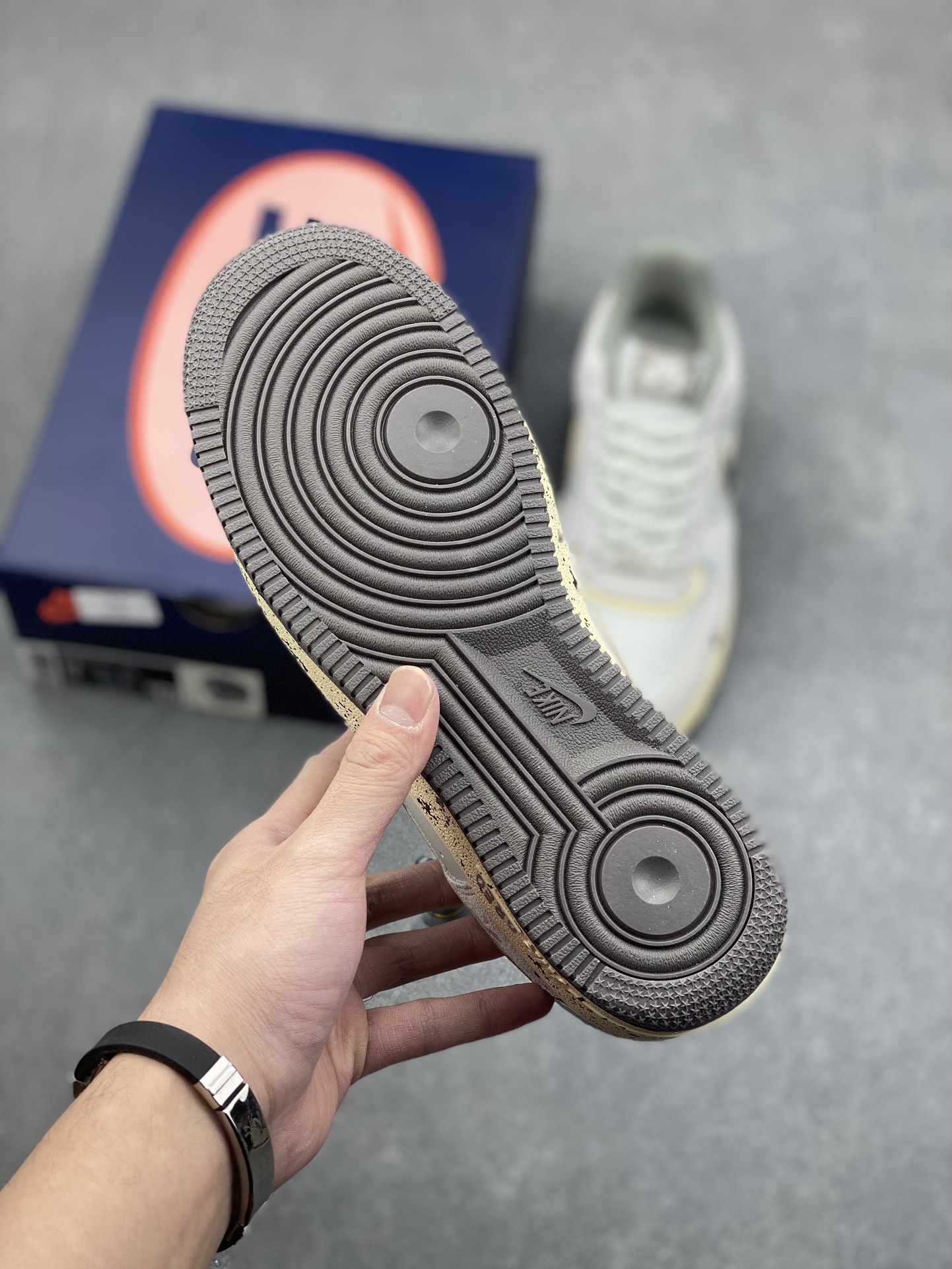 Nike Air Force 1 '07 Low Sneakers - Limited Edition, Comfortable, and Stylish 7 i1732914969 9858 0