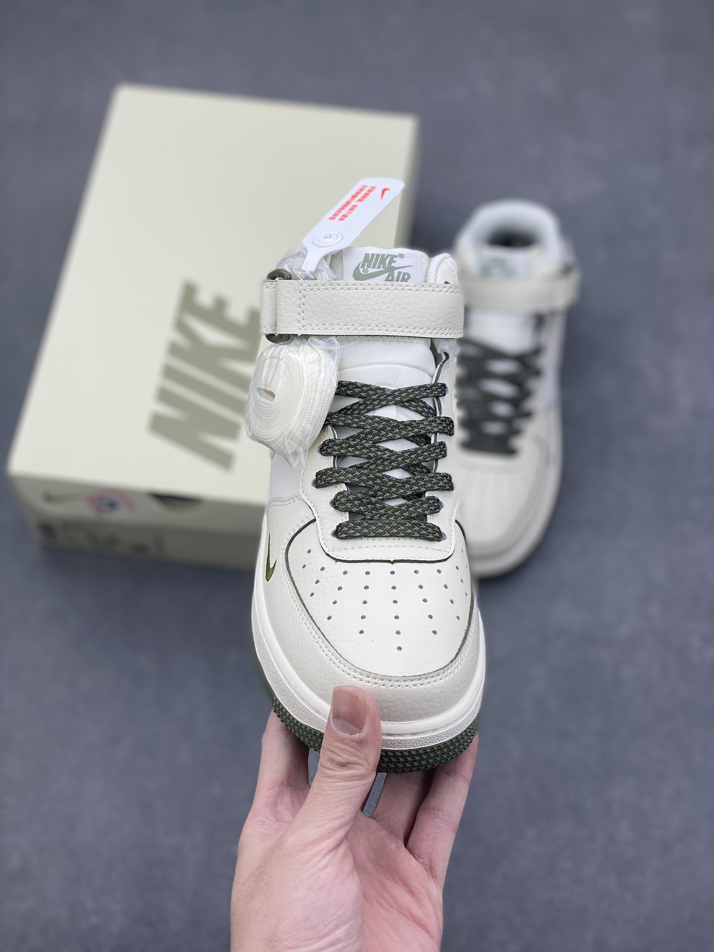 Nike Air Force 1 MID '07 'Green Pearl' Casual Sneakers, Reflective & Cushioned 3 i1732915042 9319 2