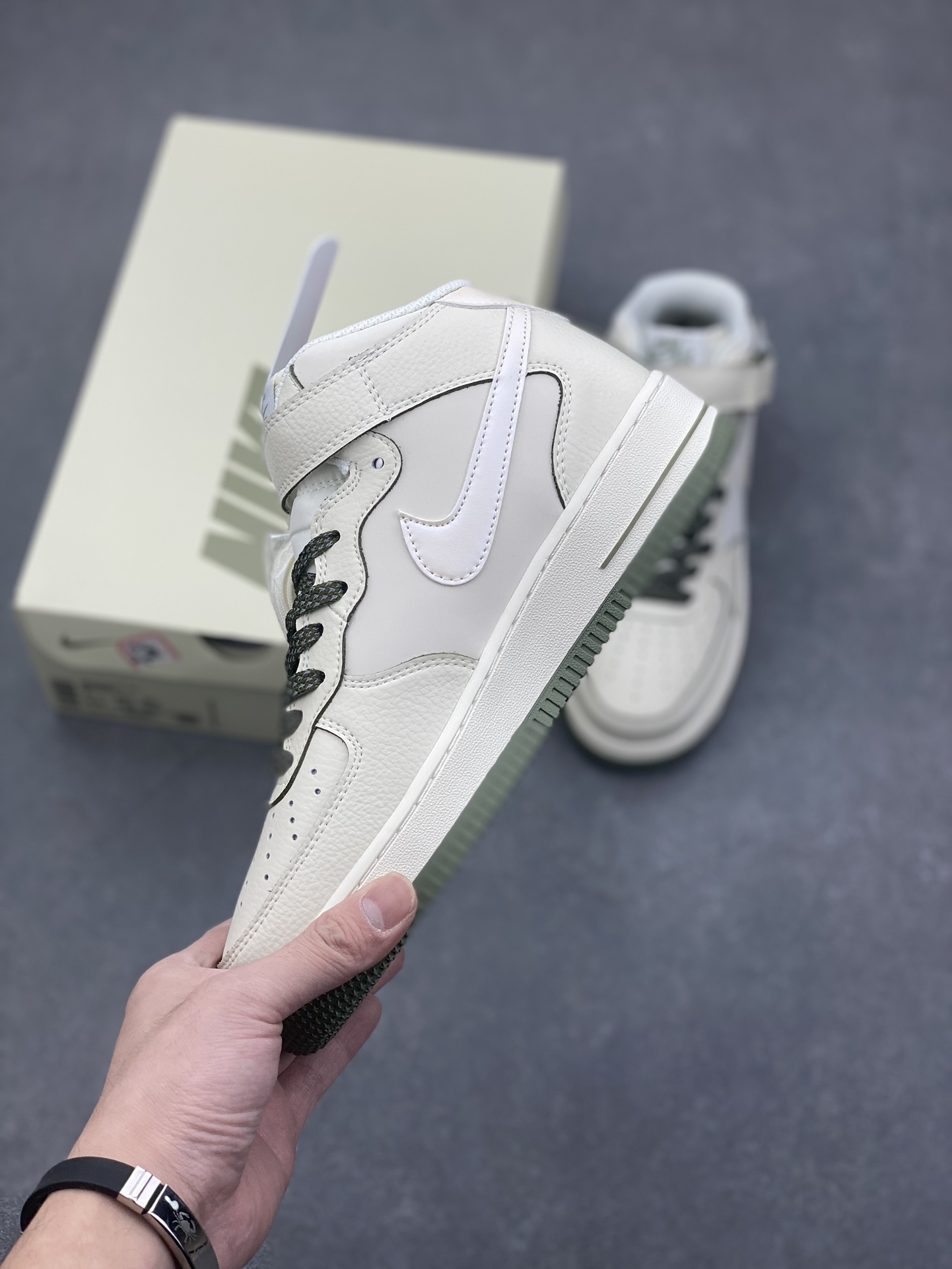 Nike Air Force 1 MID '07 'Green Pearl' Casual Sneakers, Reflective & Cushioned 4 i1732915043 2047 6