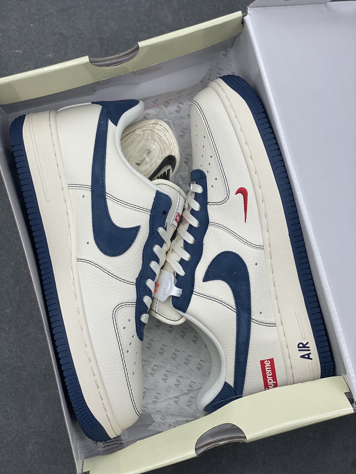 Nike Air Force 1 '07 Low Supreme Collaboration Sneakers - Blue/White 10 i1732915232 8081 8