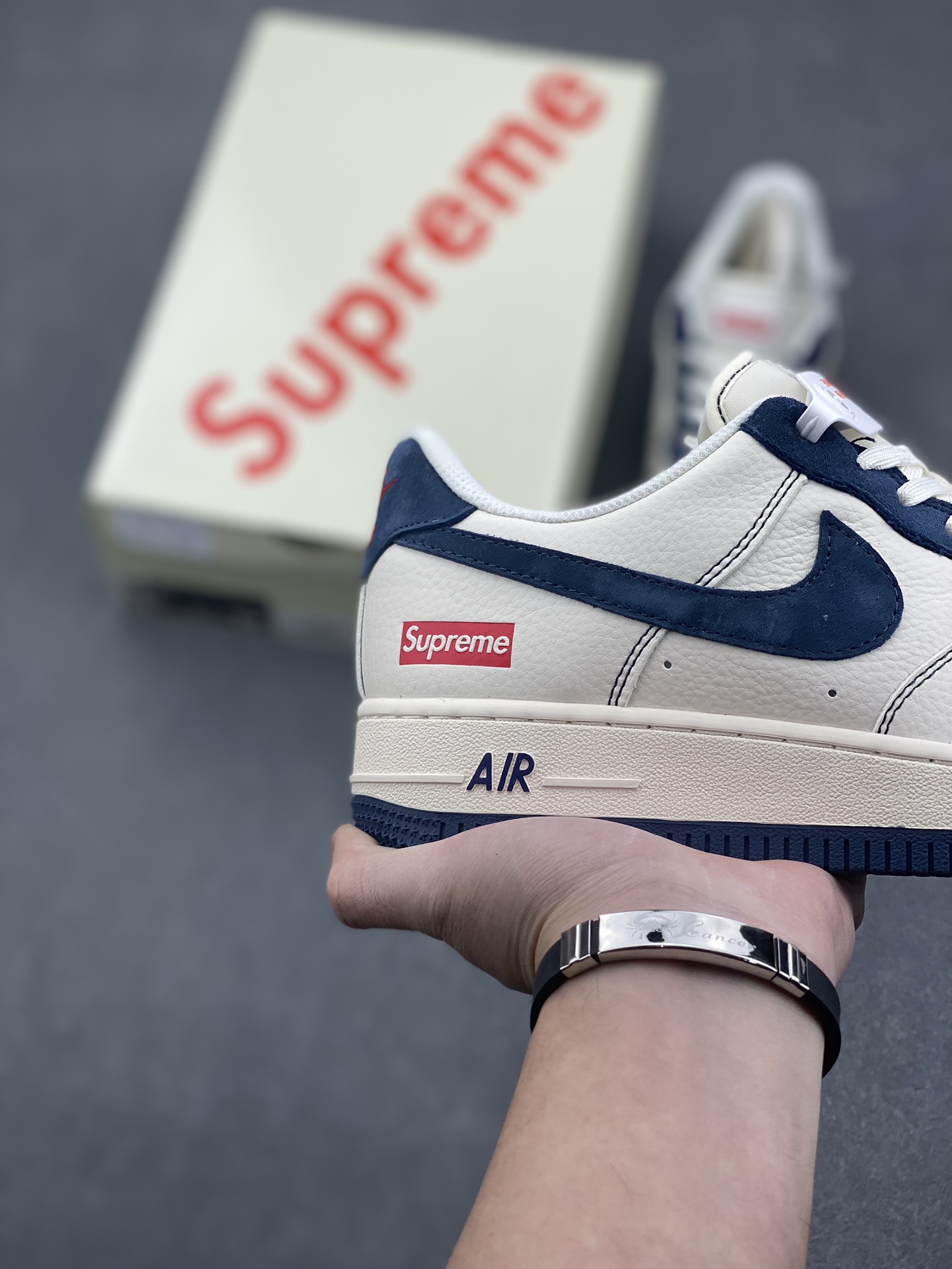 Nike Air Force 1 '07 Low Supreme Collaboration Sneakers - Blue/White 6 i1732915232 852 4