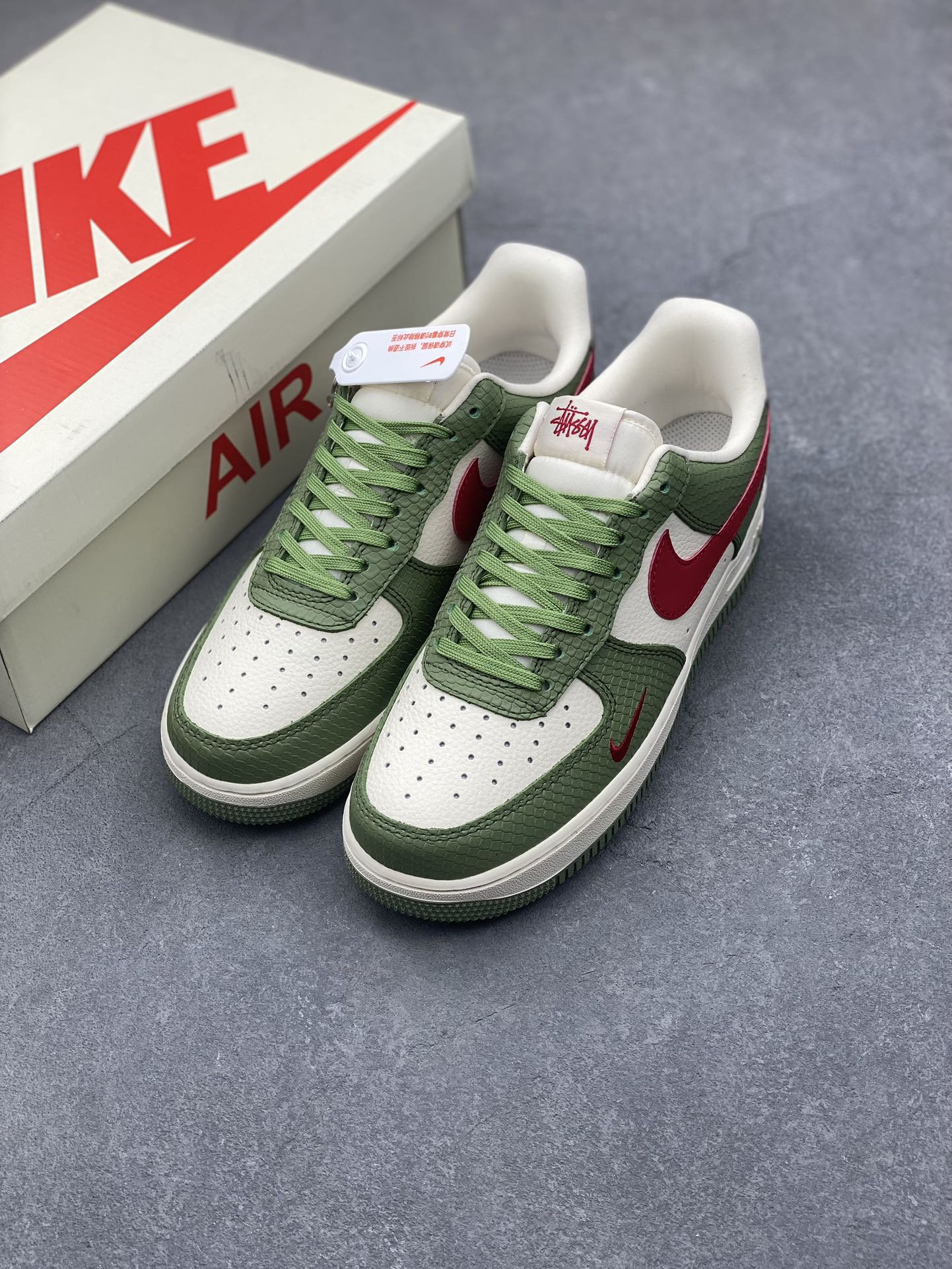 Nike Air Force 1 '07 Low Stussy Collab Green Snake Skin Sneakers 9 i1732915624 9082 4