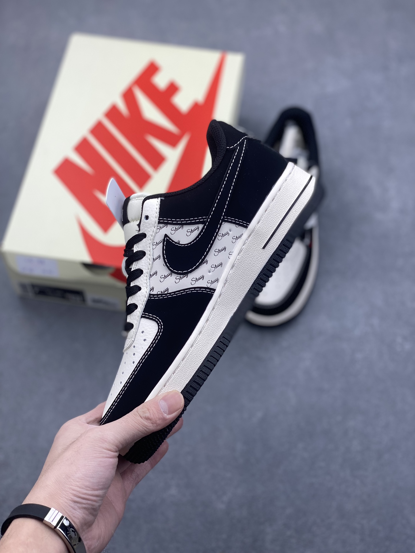 Nike Air Force 1 '07 Low Stussy Collab Sneakers - Limited Edition 4 i1732915673 3471 7