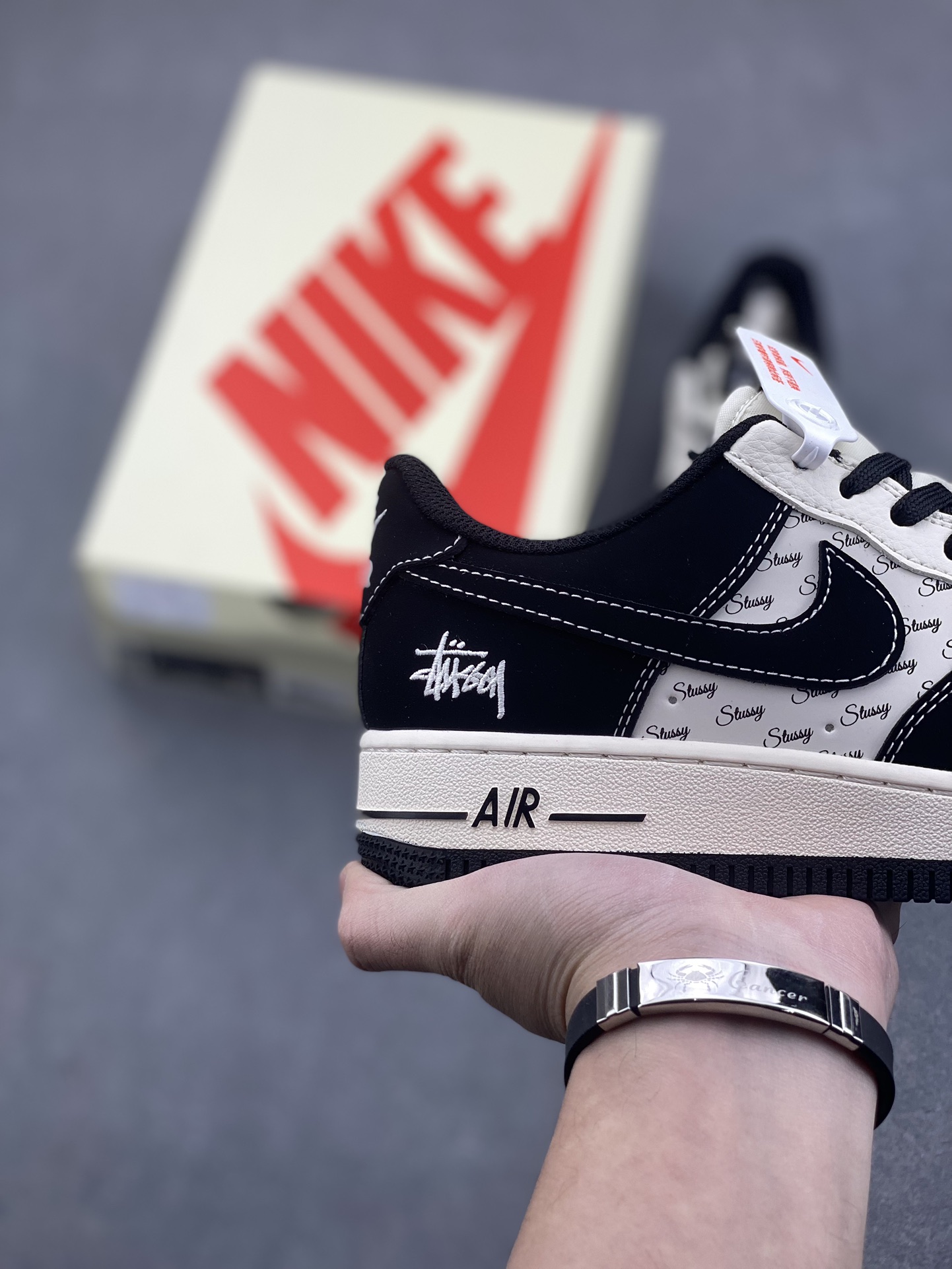 Nike Air Force 1 '07 Low Stussy Collab Sneakers - Limited Edition 6 i1732915673 8535 8