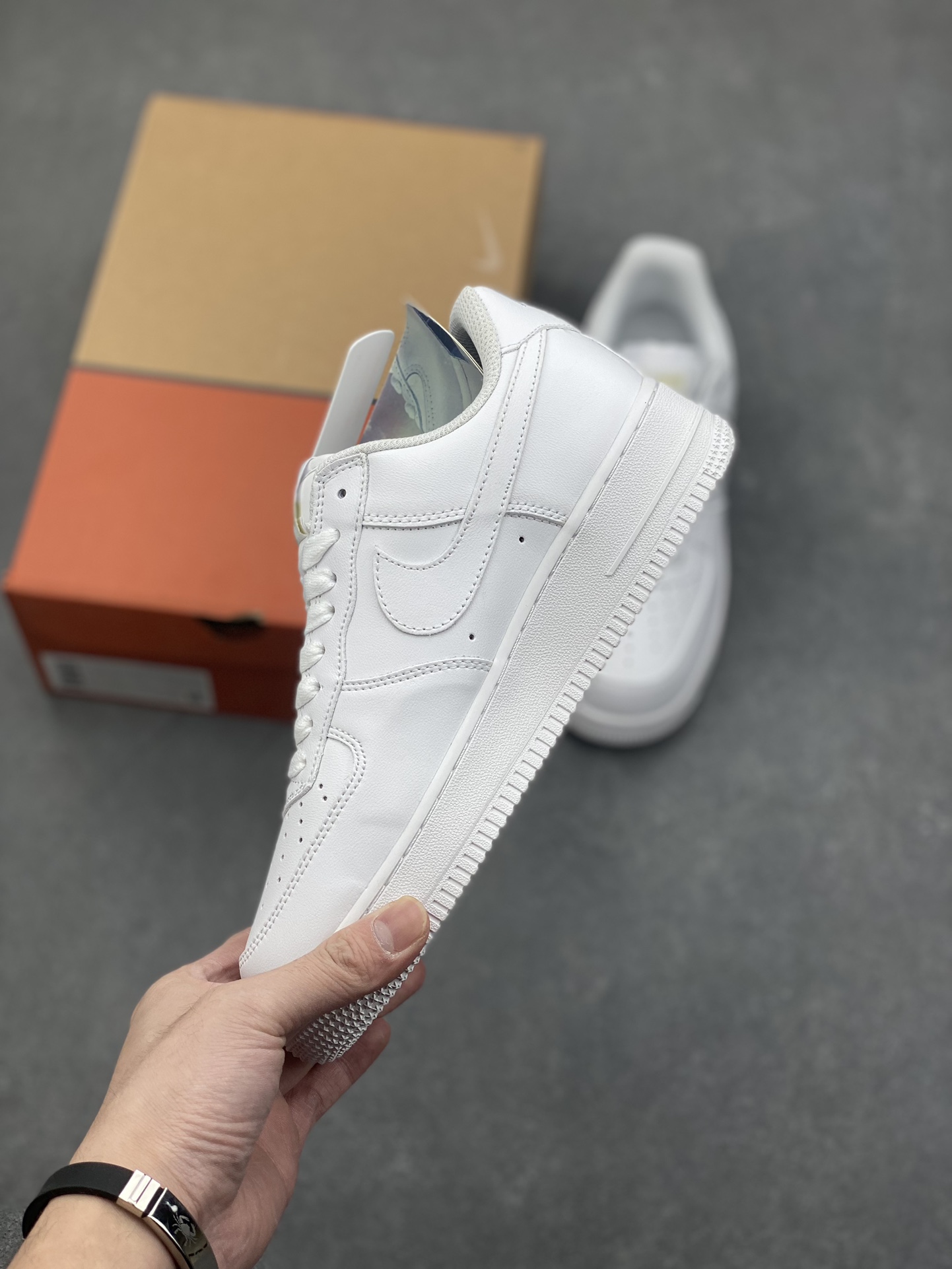 Nike Air Force 1 '07 Low White Classic Sneakers CJ3911-100 4 i1732995543 8676 5
