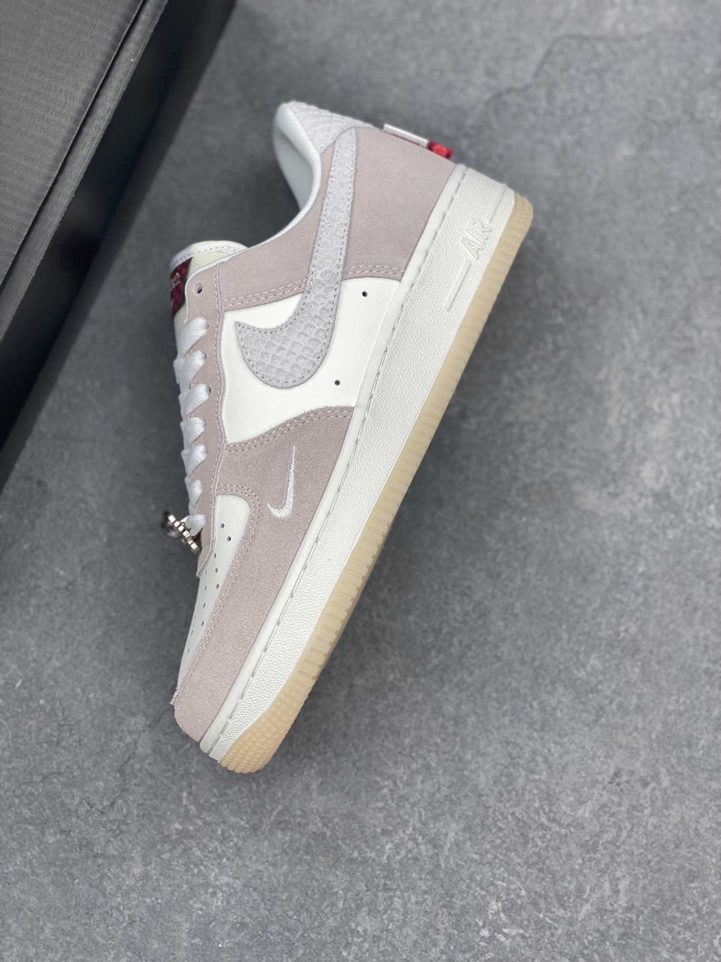 Nike Air Force 1 '07 Low FZ5066-111 - Premium Comfort & Iconic Style 8 i1732995905 126 1