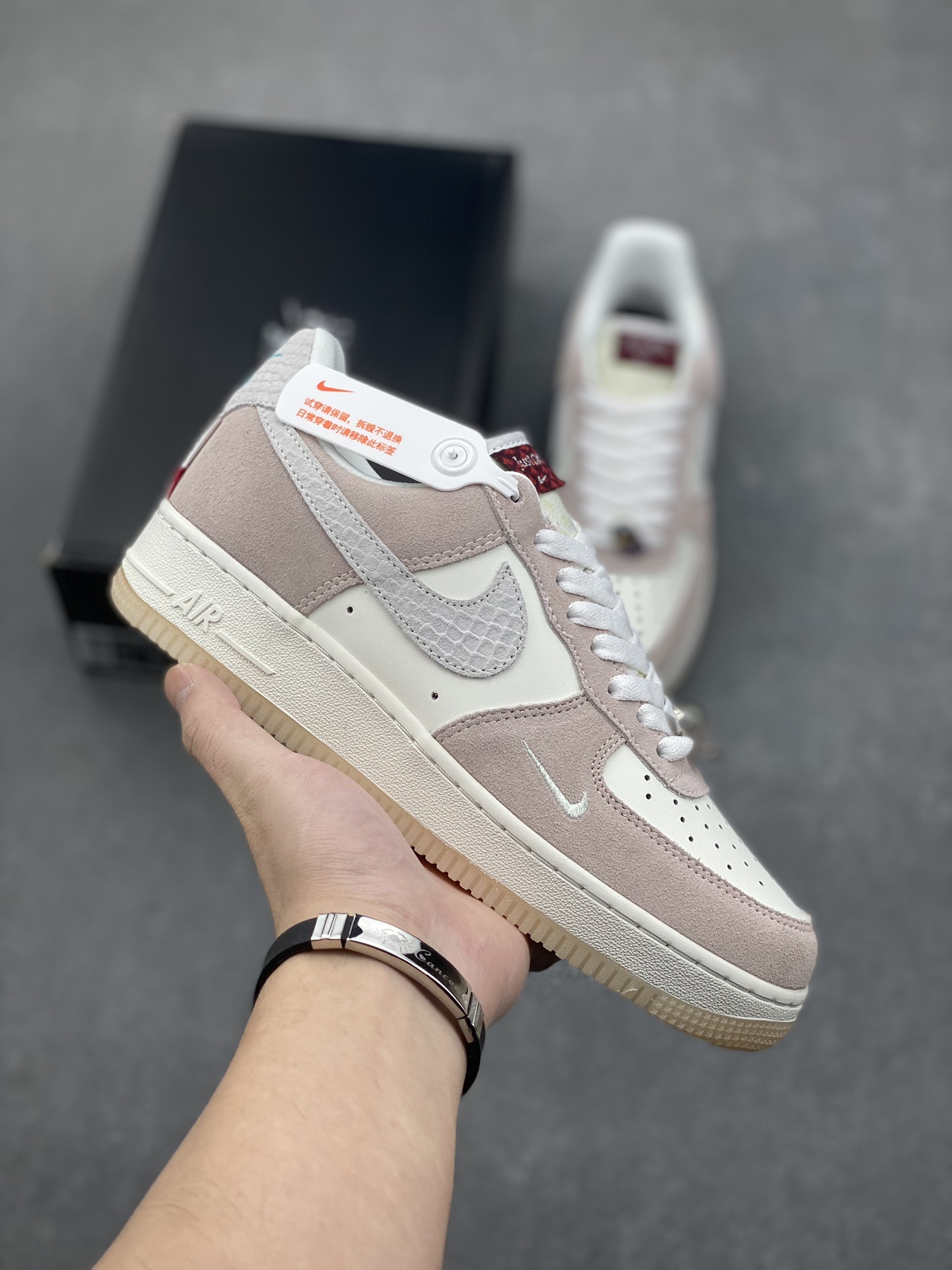 Nike Air Force 1 '07 Low FZ5066-111 - Premium Comfort & Iconic Style 2 i1732995905 2479 0