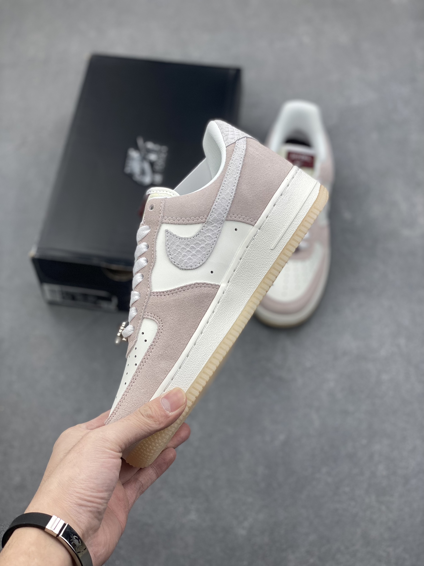 Nike Air Force 1 '07 Low FZ5066-111 - Premium Comfort & Iconic Style 4 i1732995905 5473 5