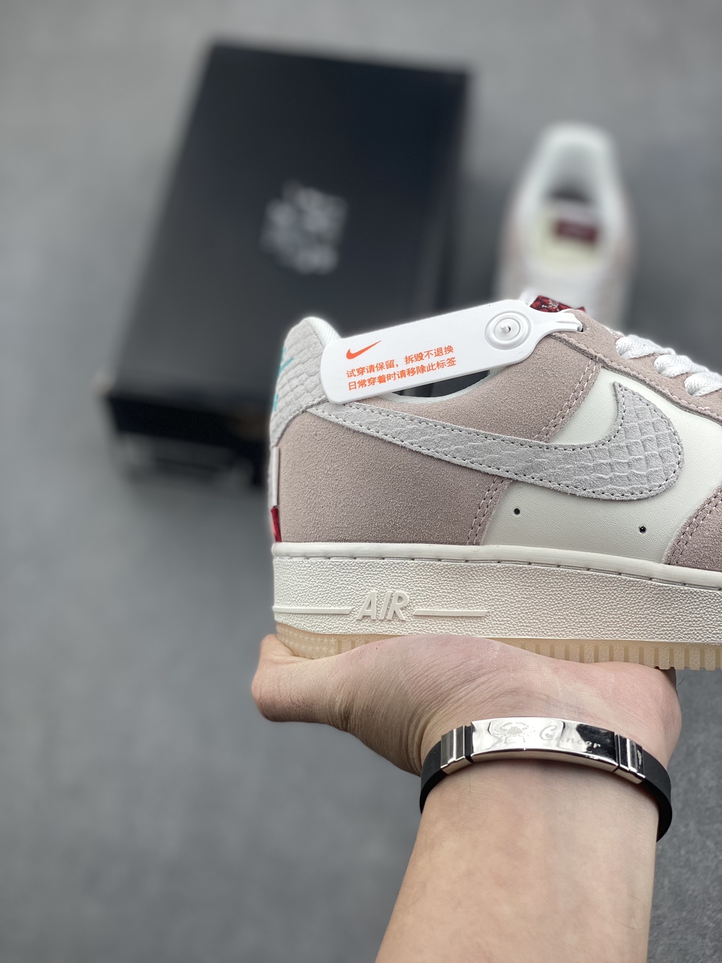 Nike Air Force 1 '07 Low FZ5066-111 - Premium Comfort & Iconic Style 6 i1732995905 5687 2