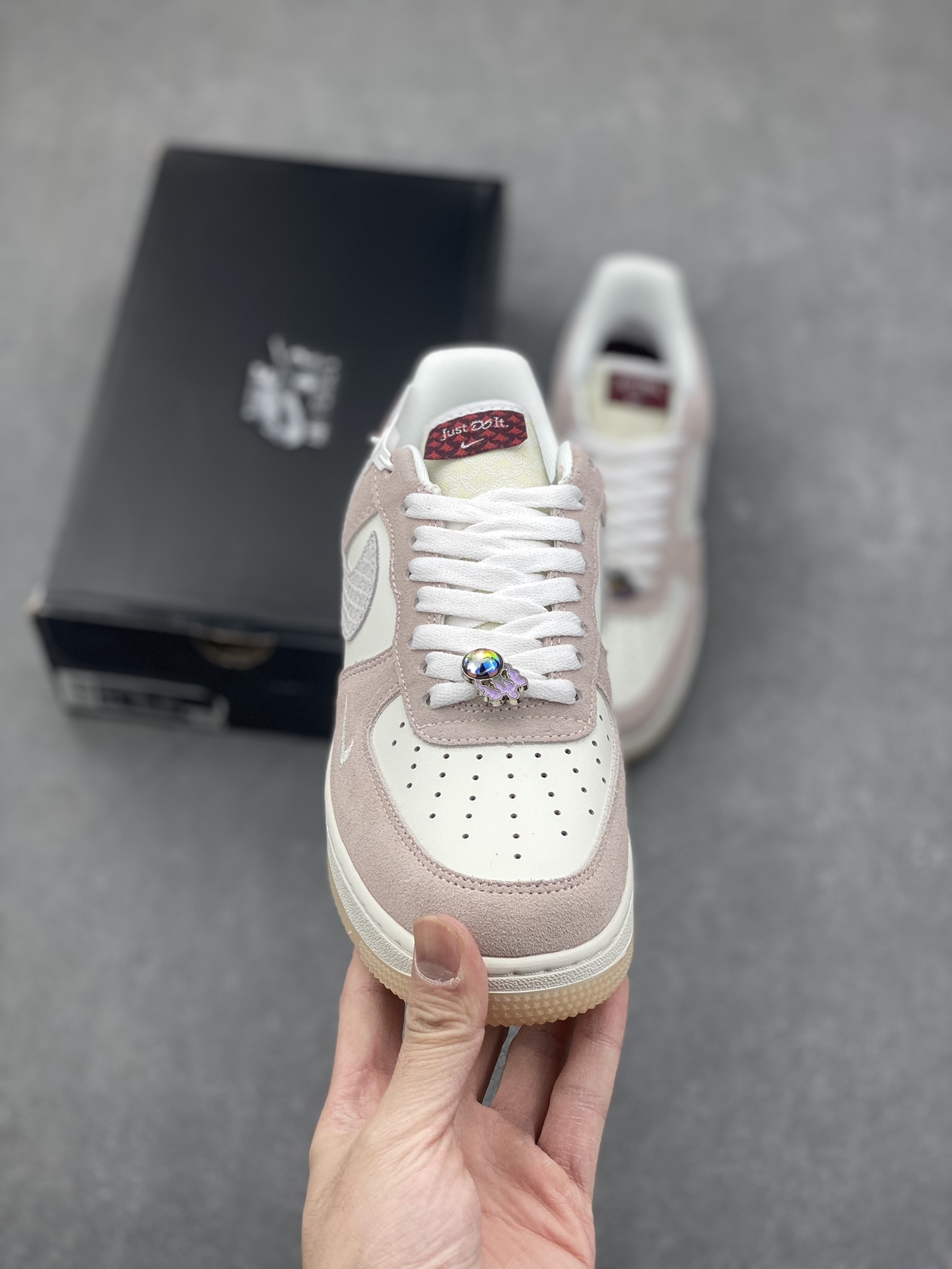Nike Air Force 1 '07 Low FZ5066-111 - Premium Comfort & Iconic Style 3 i1732995905 5981 3