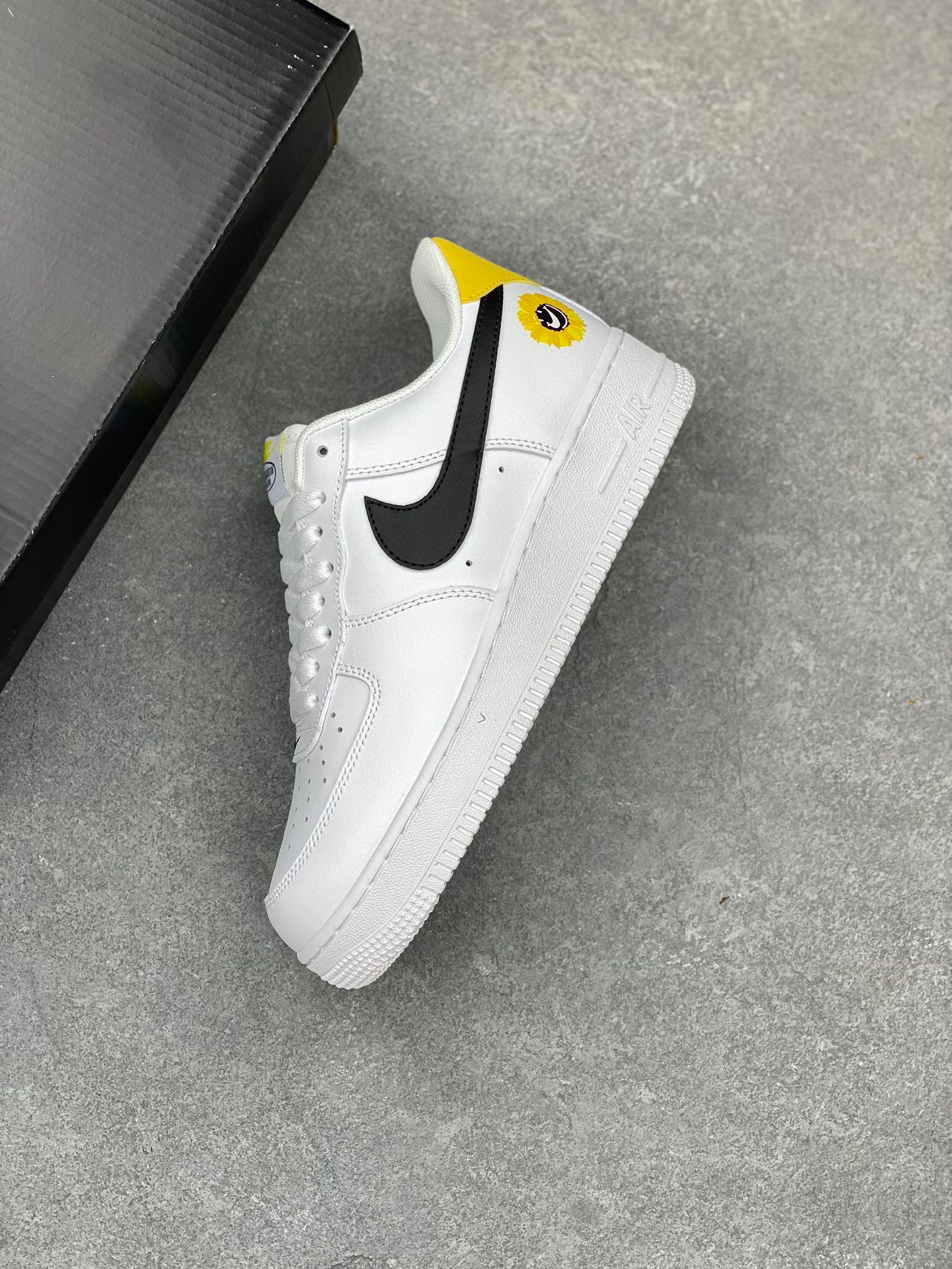 Nike Air Force 1 Low White/Red Casual Shoes - Official Version 8 i1732997928 6233 1
