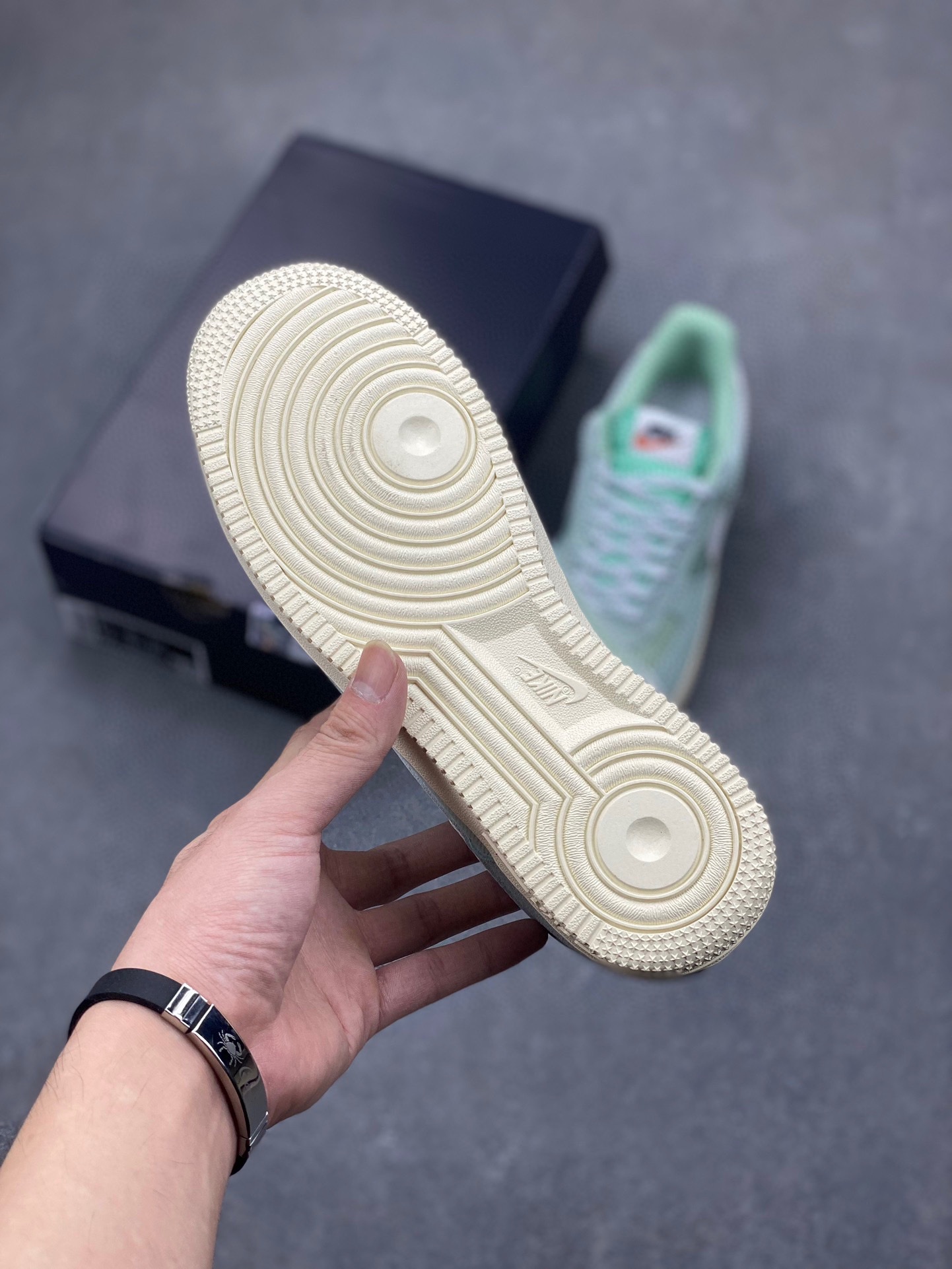 Nike Air Force 1 Low Green Suede Casual Sneakers DO9801-300 7 i1732998951 6561 1