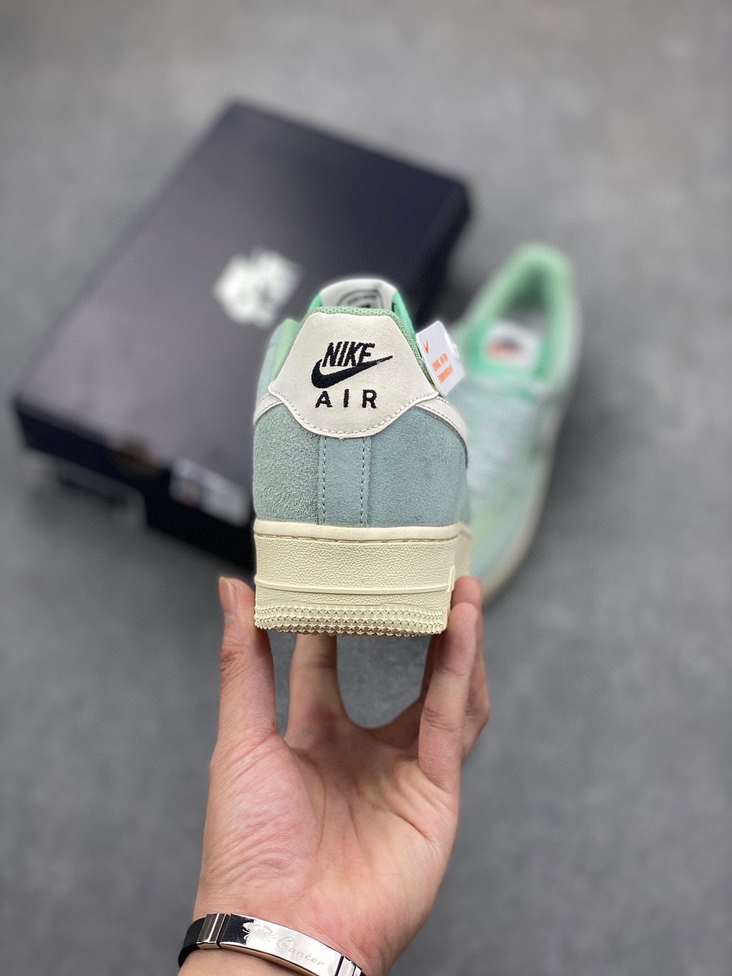 Nike Air Force 1 Low Green Suede Casual Sneakers DO9801-300 5 i1732998951 8017 7