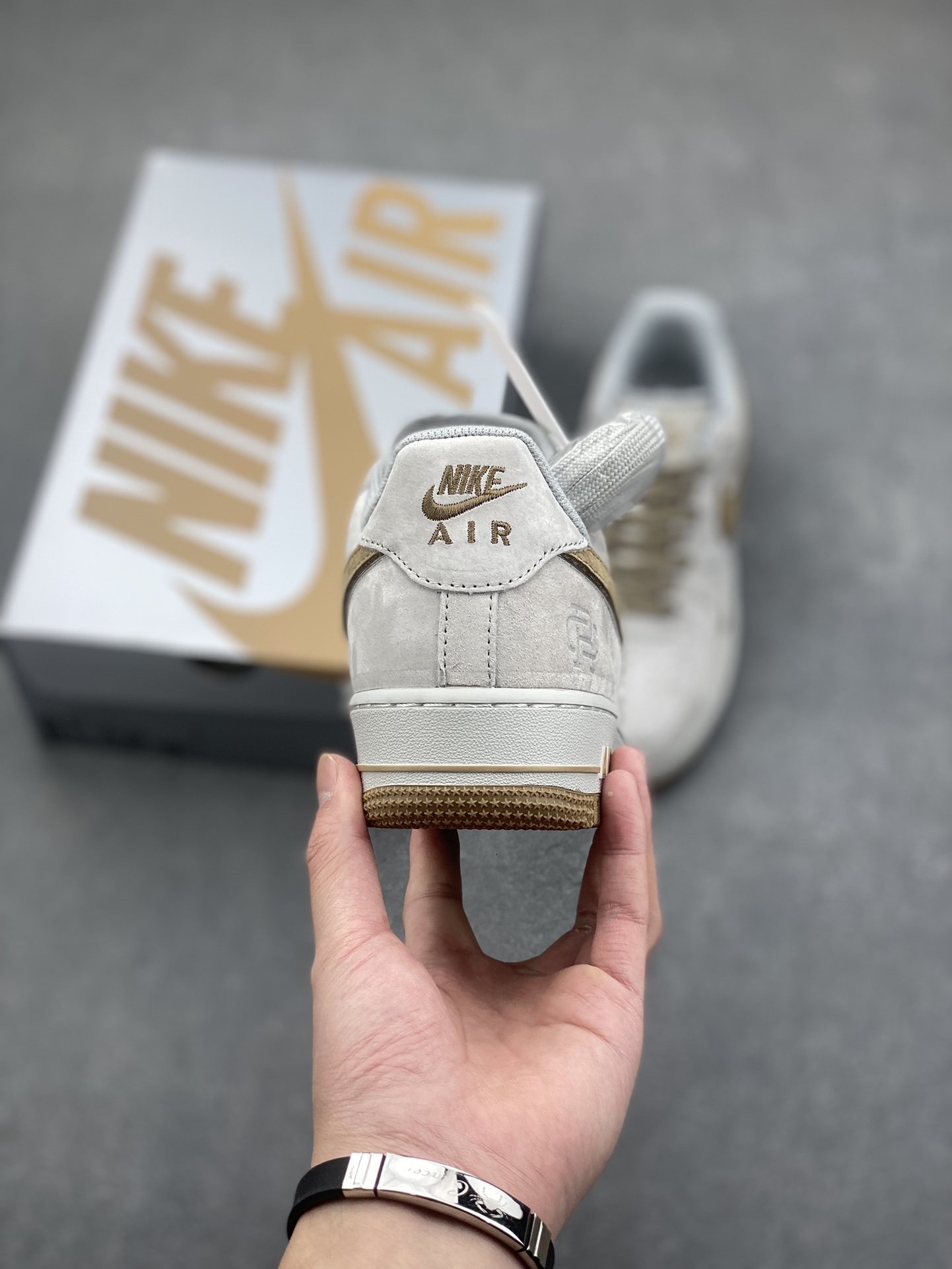 Nike Air Force 1 '07 Low Suede Khaki Sneakers 5 i1733071171 8856 3