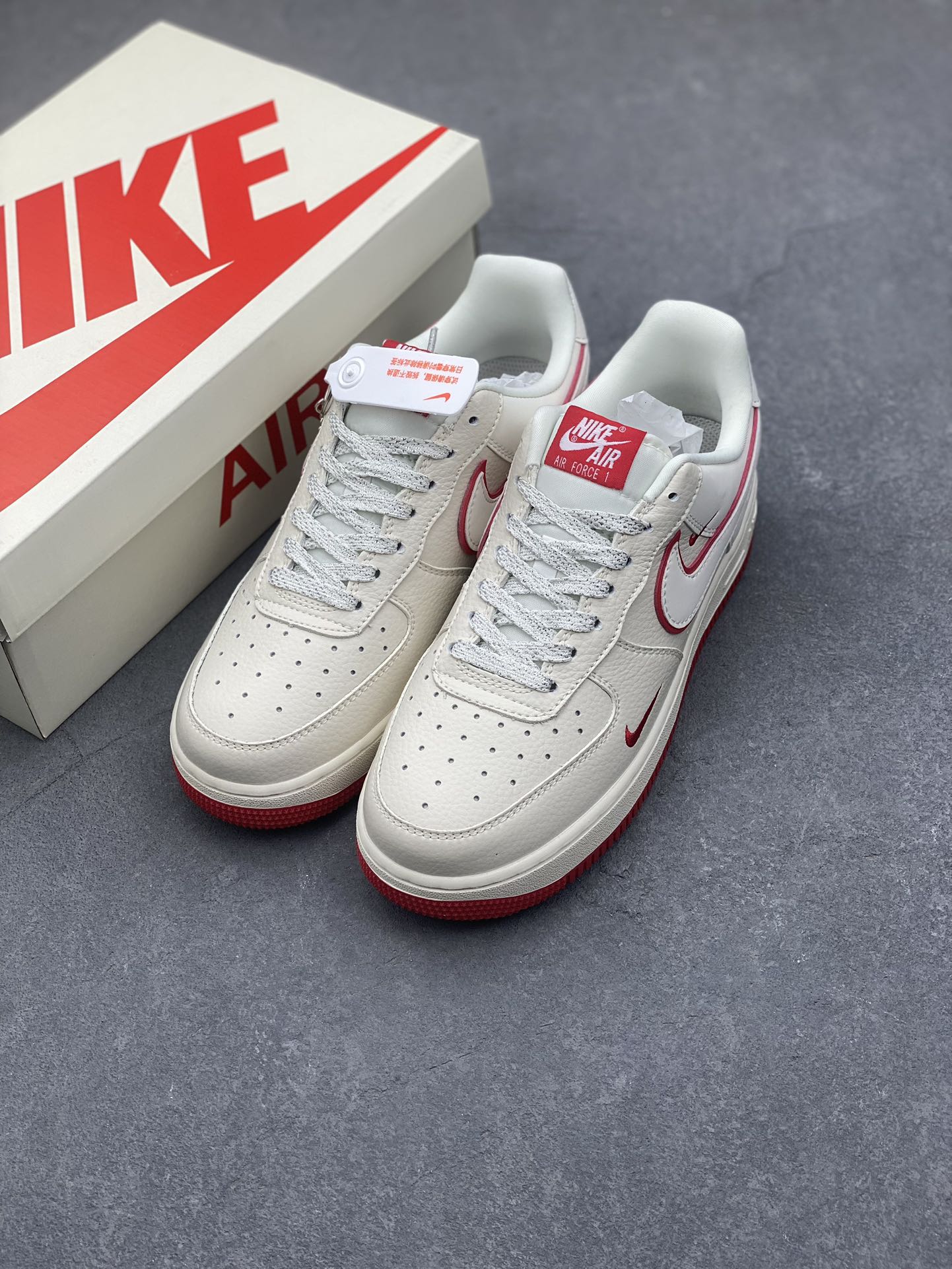 Nike Air Force 1 '07 Low Supreme White Red Sneakers 9 i1733071414 1135 2