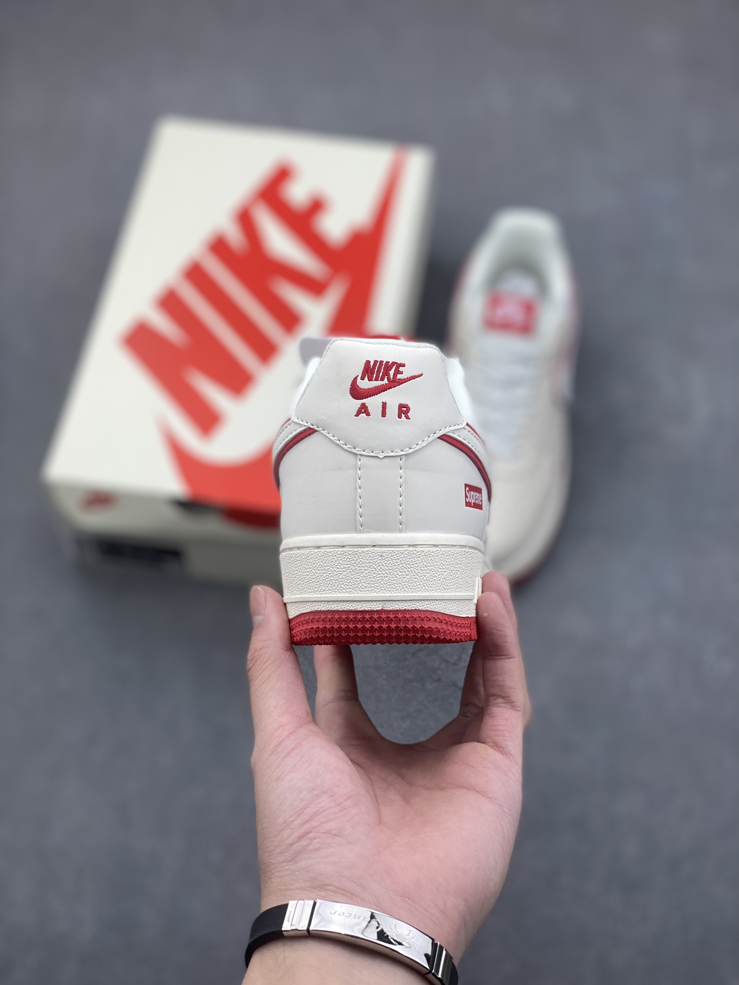 Nike Air Force 1 '07 Low Supreme White Red Sneakers 5 i1733071414 3420 4