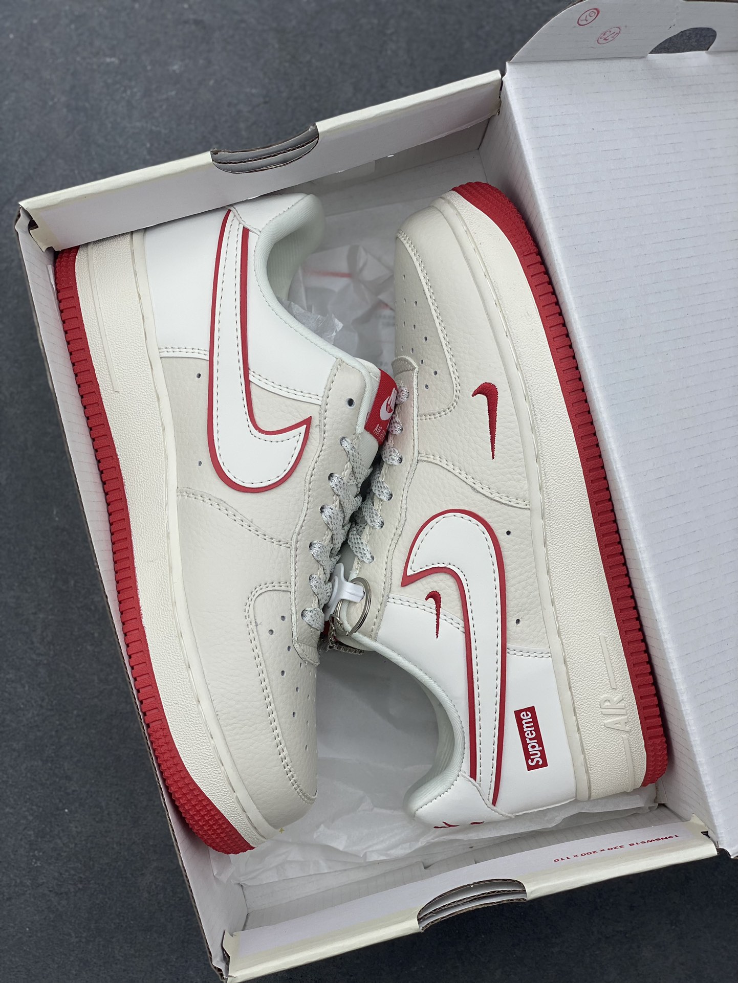 Nike Air Force 1 '07 Low Supreme White Red Sneakers 10 i1733071414 8398 1