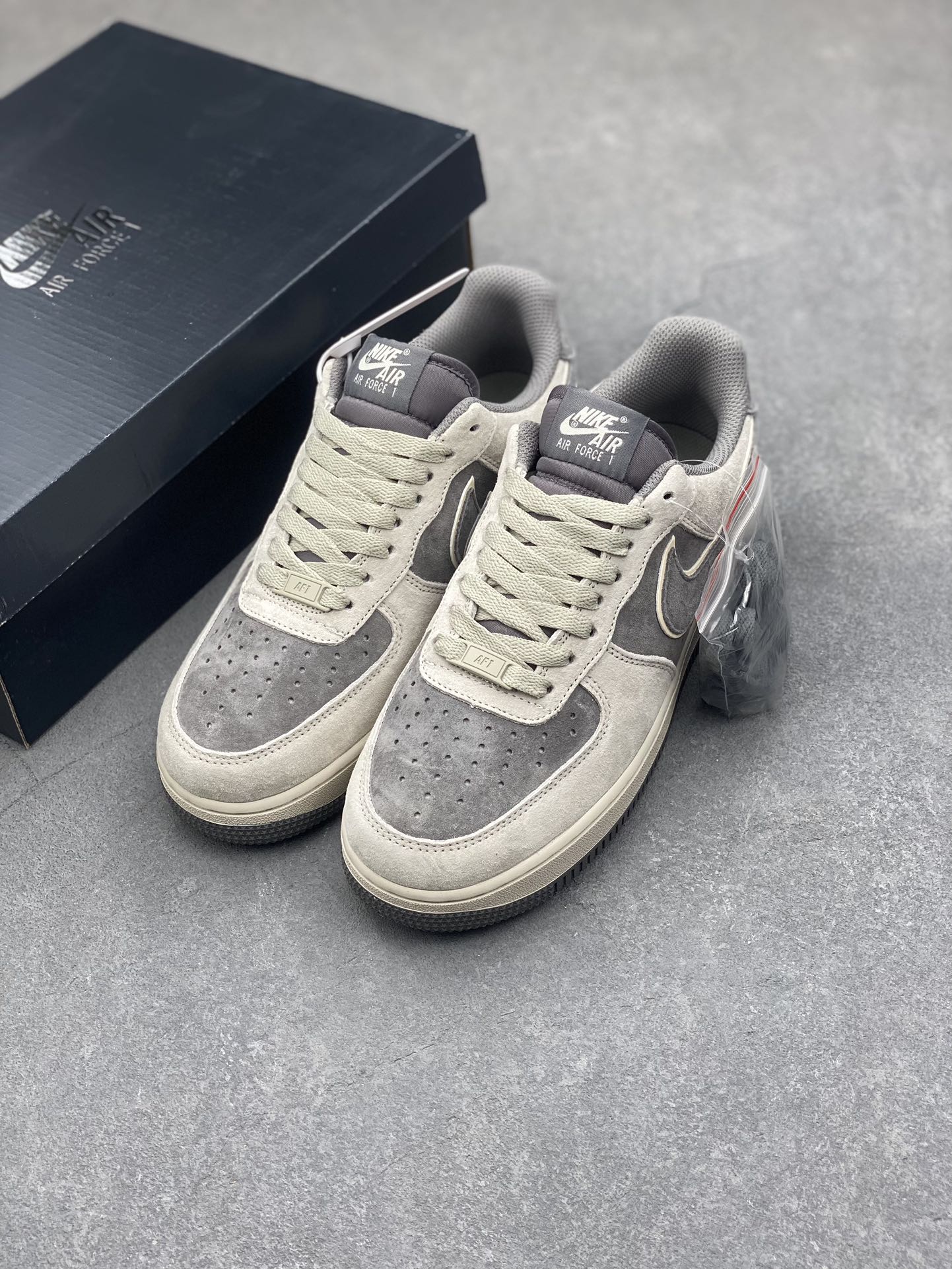 Nike Air Force 1 Low '07 Suede Sneakers Light Bone/Grey XT7138-102 9 i1733157606 3455 0