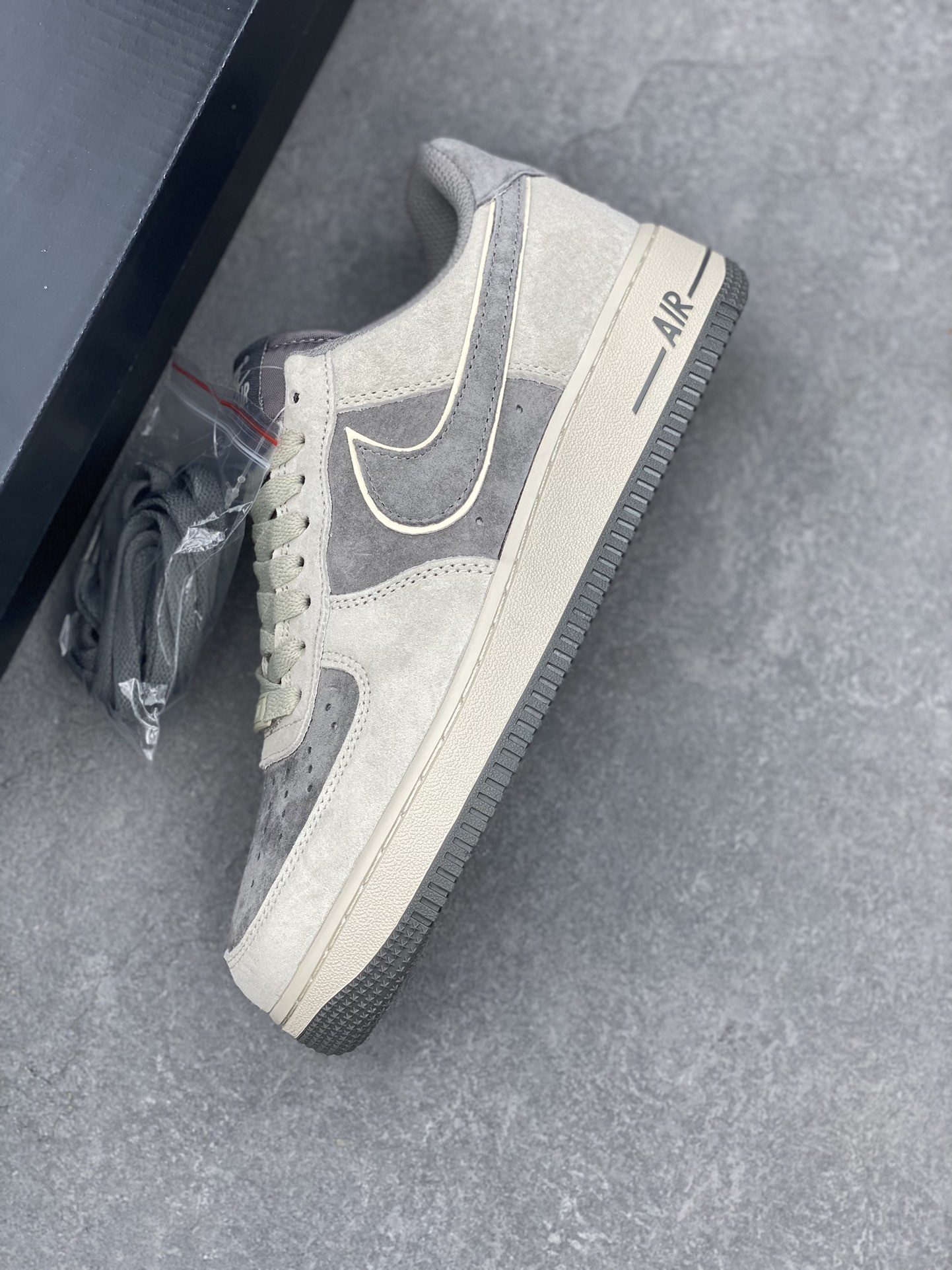 Nike Air Force 1 Low '07 Suede Sneakers Light Bone/Grey XT7138-102 8 i1733157607 515 4