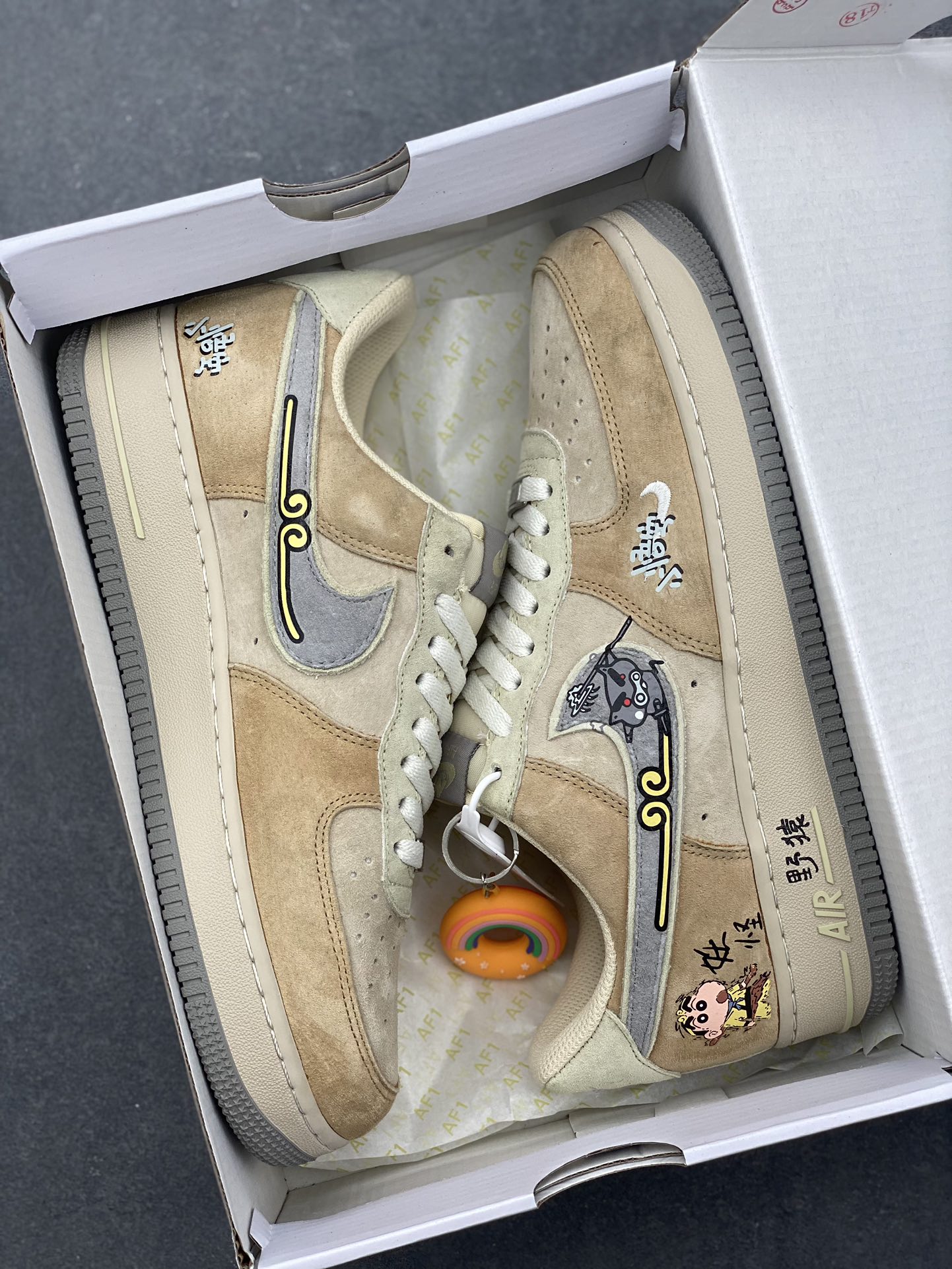 Nike Air Force 1 Low '07 Crayon Shin-chan Edition Sneakers 10 i1733157795 322 3