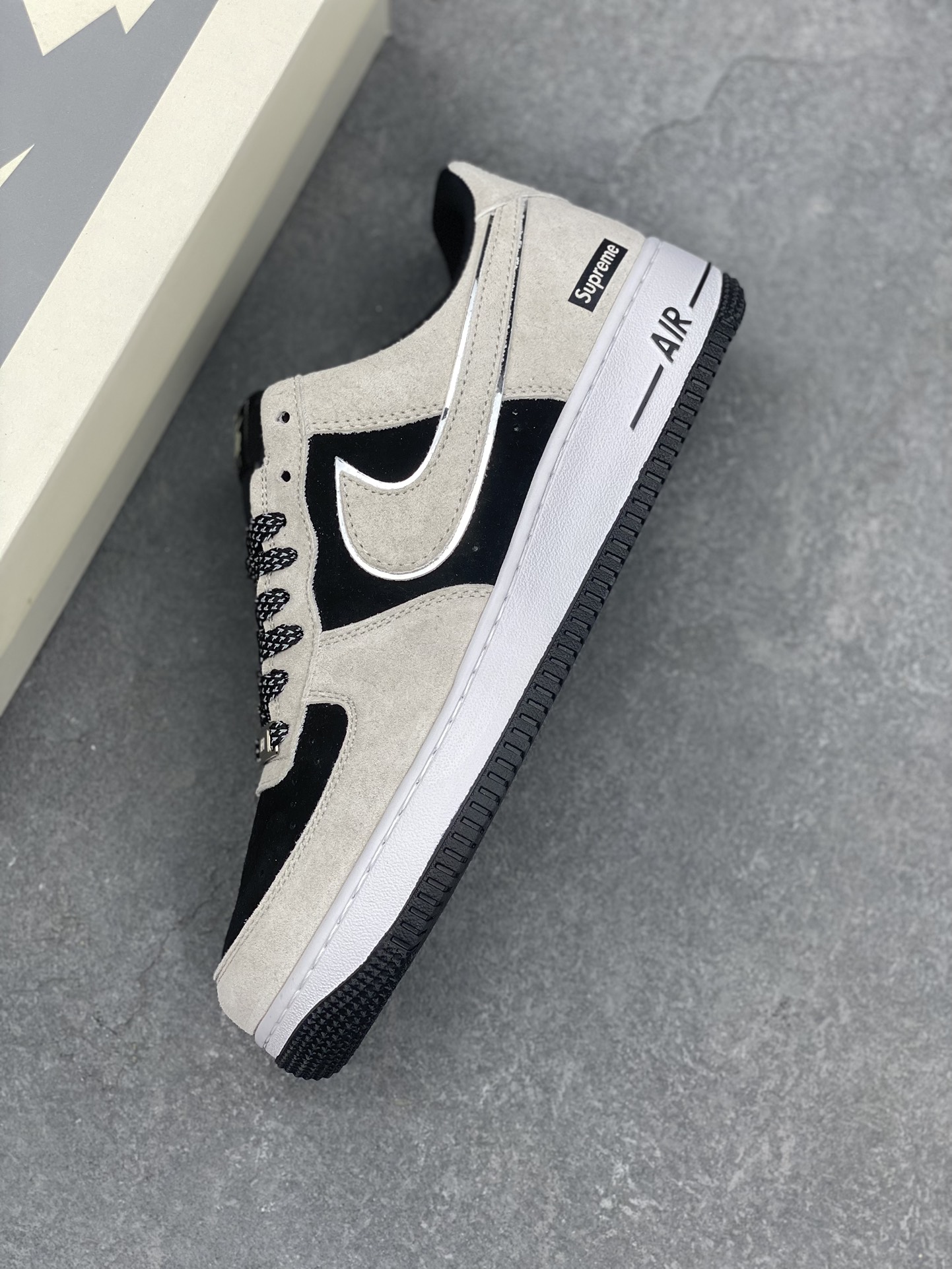 Nike Air Force 1 '07 Low Supreme Sneakers - Style CT2302-229 8 i1733158391 3711 0