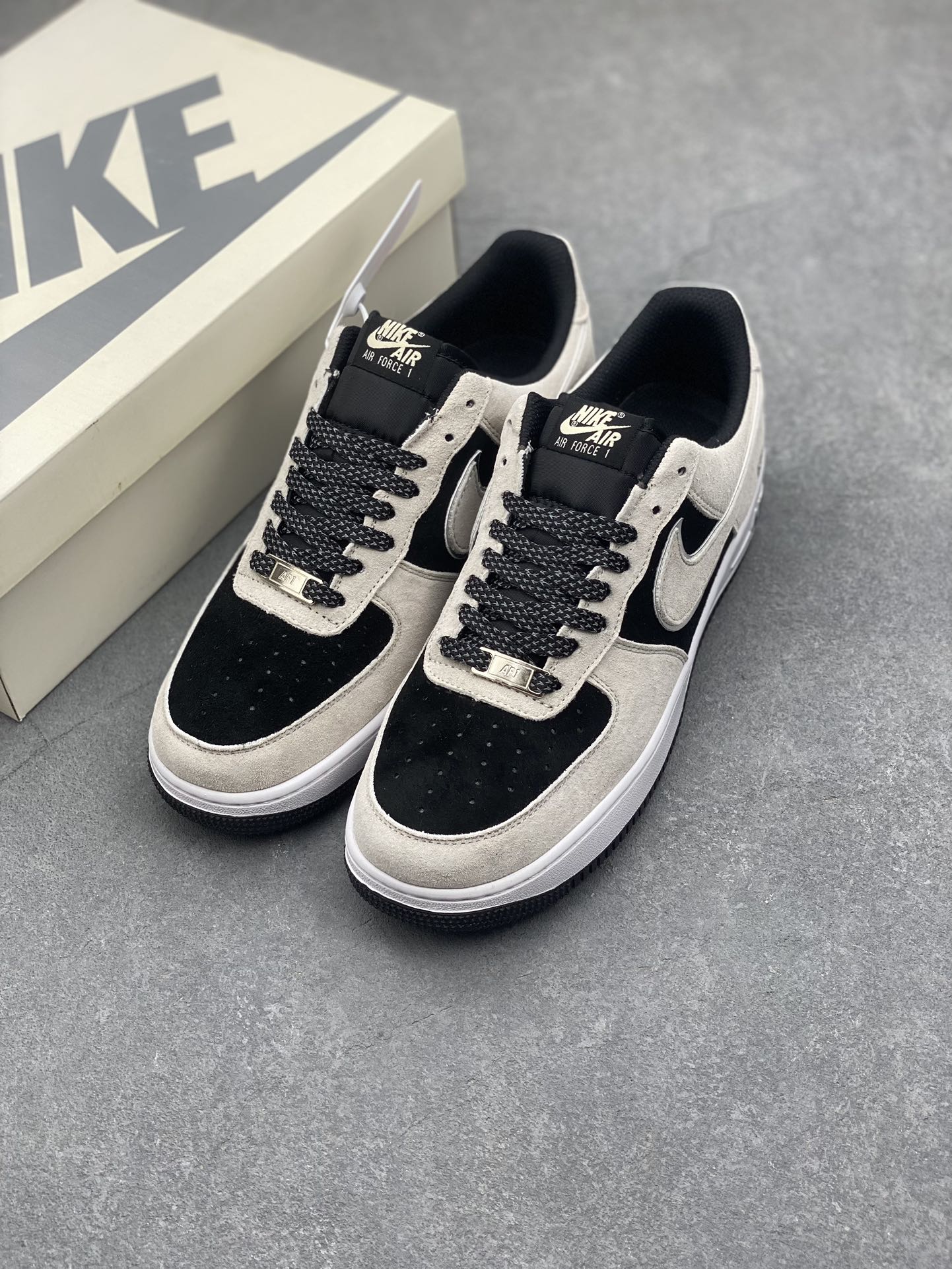 Nike Air Force 1 '07 Low Supreme Sneakers - Style CT2302-229 9 i1733158391 6539 3