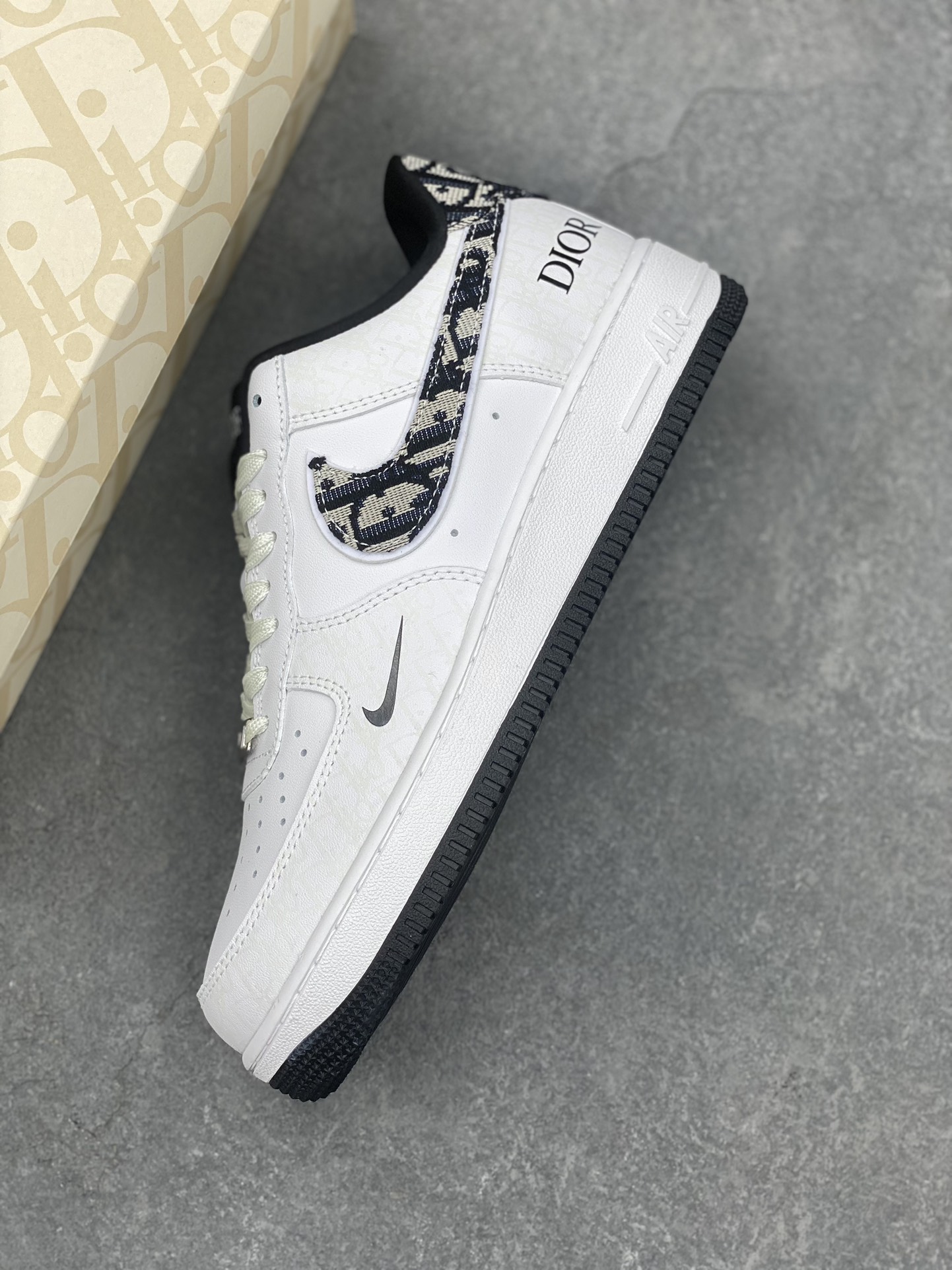 Nike X Dior Air Force 1 '07 Low White/Black Fashion Sneakers DR6239-837 8 i1733158658 1106 8