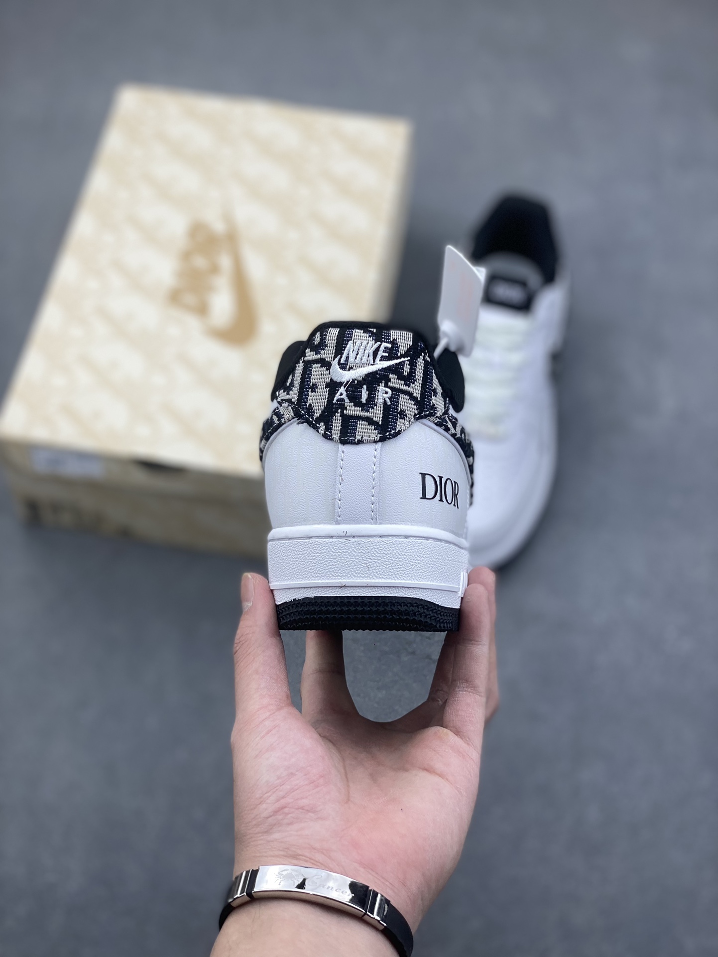 Nike X Dior Air Force 1 '07 Low White/Black Fashion Sneakers DR6239-837 5 i1733158658 1634 0