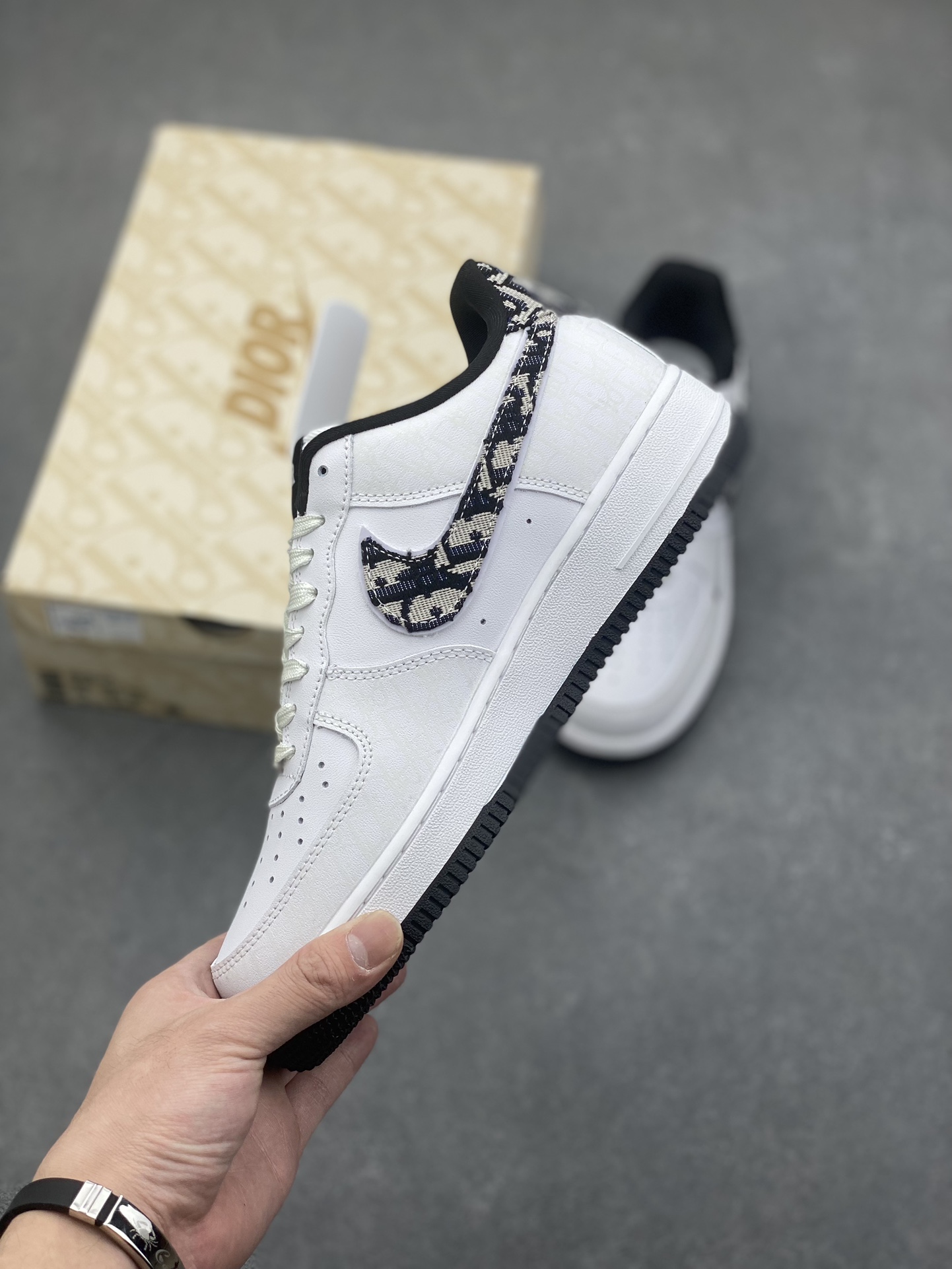 Nike X Dior Air Force 1 '07 Low White/Black Fashion Sneakers DR6239-837 4 i1733158658 2694 4