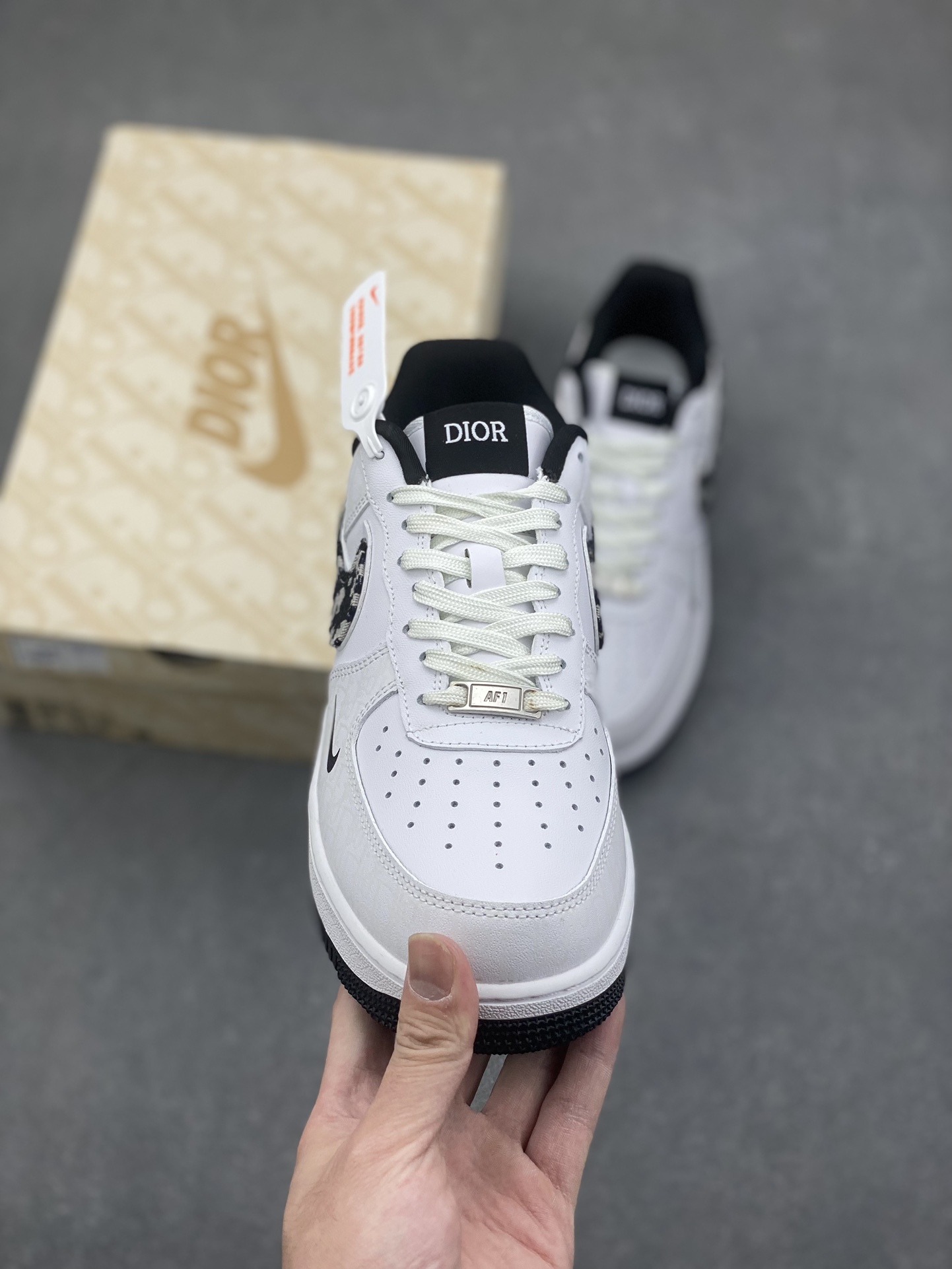 Nike X Dior Air Force 1 '07 Low White/Black Fashion Sneakers DR6239-837 3 i1733158658 3403 3