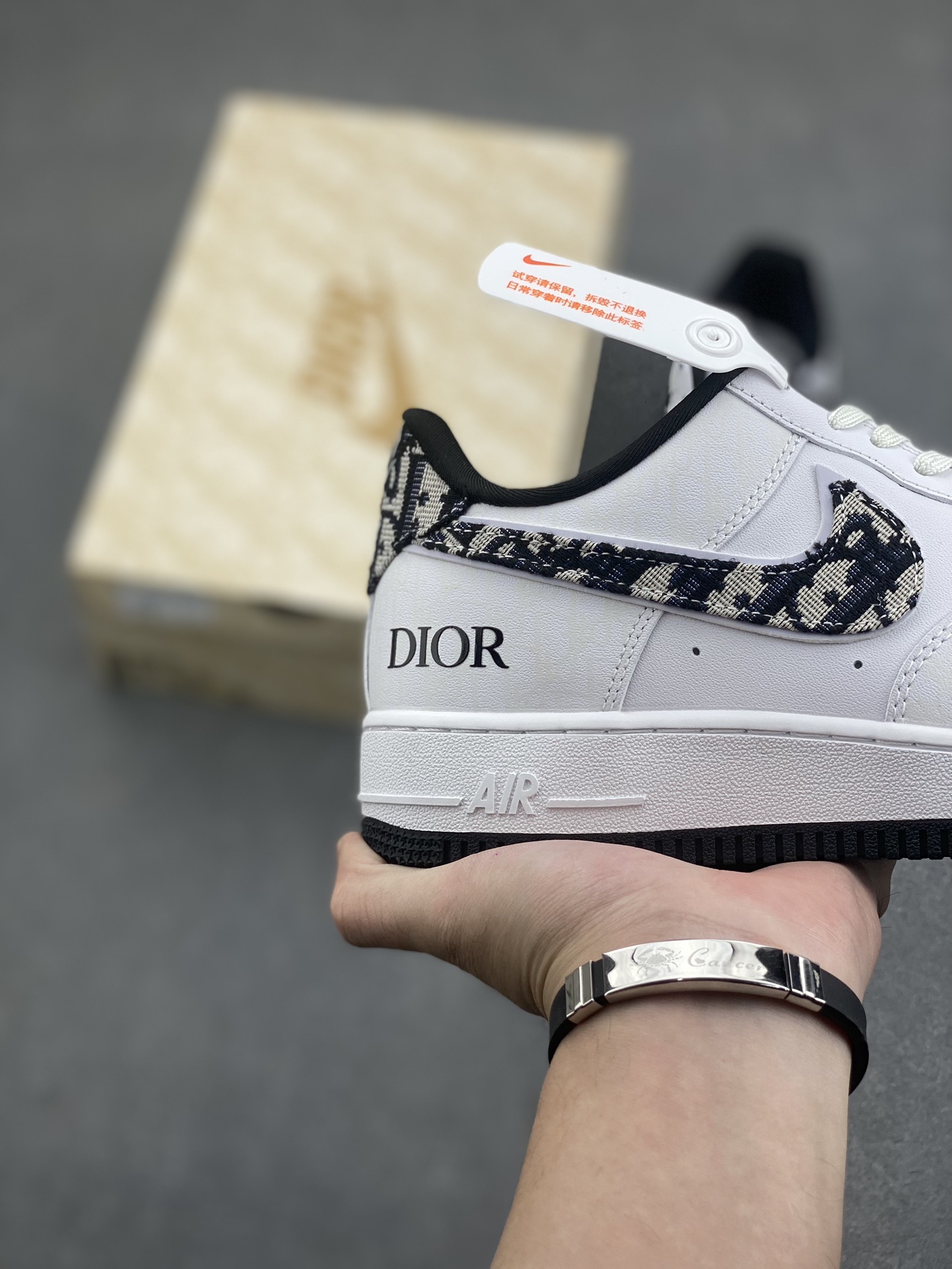 Nike X Dior Air Force 1 '07 Low White/Black Fashion Sneakers DR6239-837 6 i1733158658 5248 2
