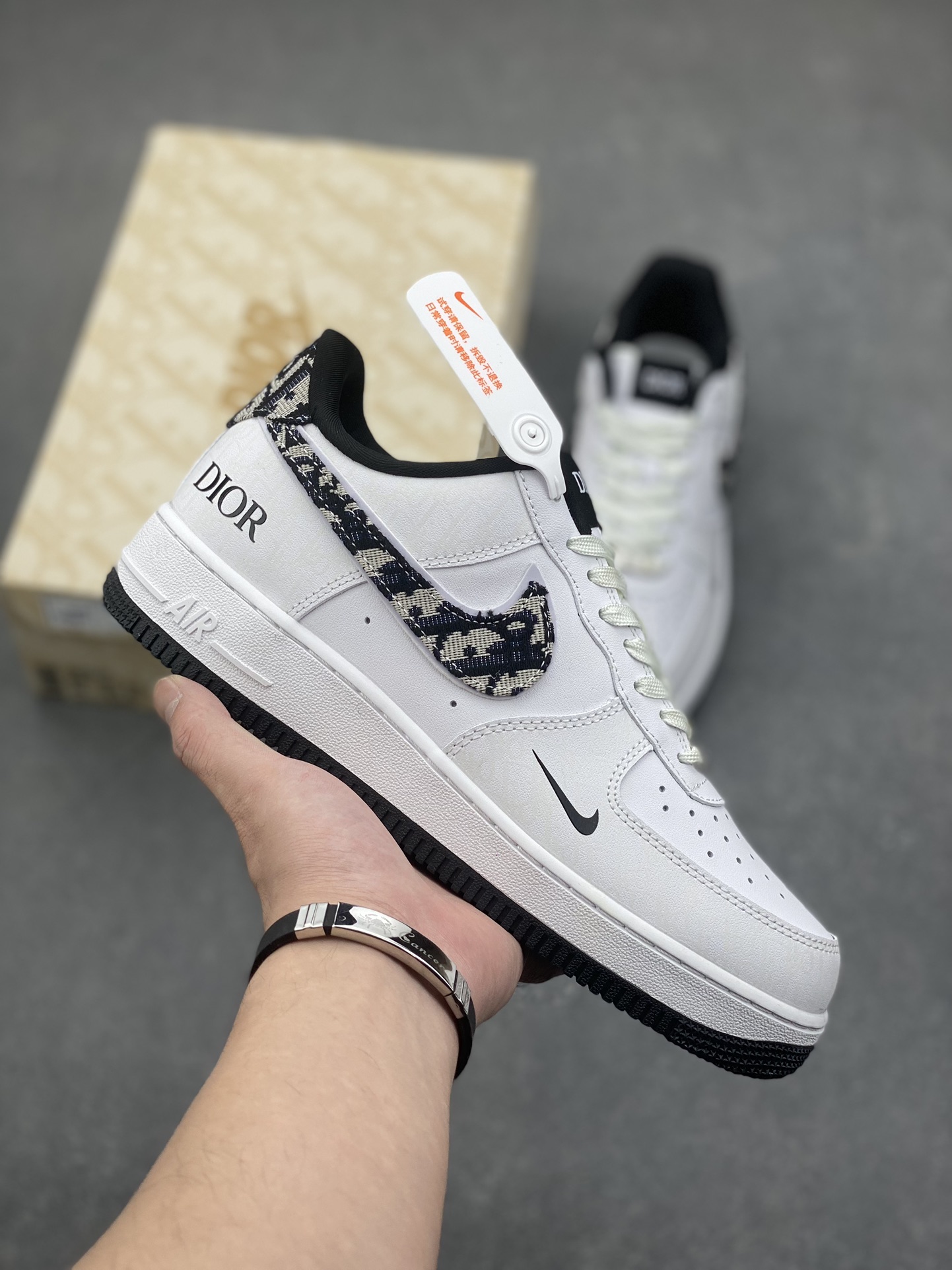 Nike X Dior Air Force 1 '07 Low White/Black Fashion Sneakers DR6239-837 2 i1733158658 5753 1