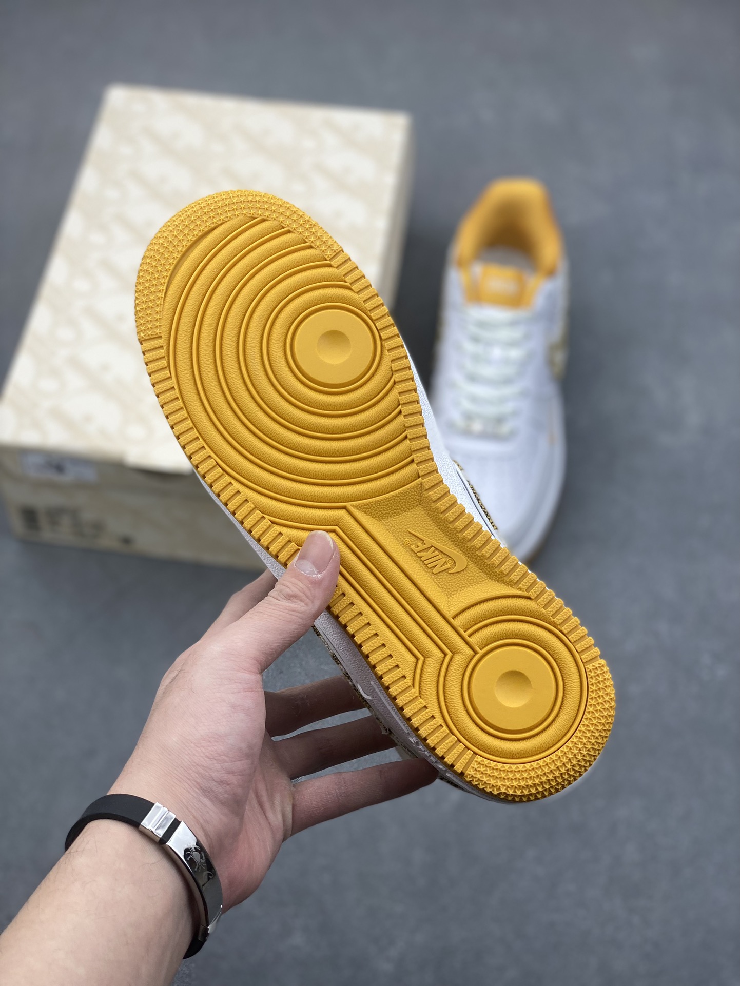 Nike Air Force 1 '07 Low x Dior Custom Sneakers - DR6239-838 7 i1733158753 1415 2