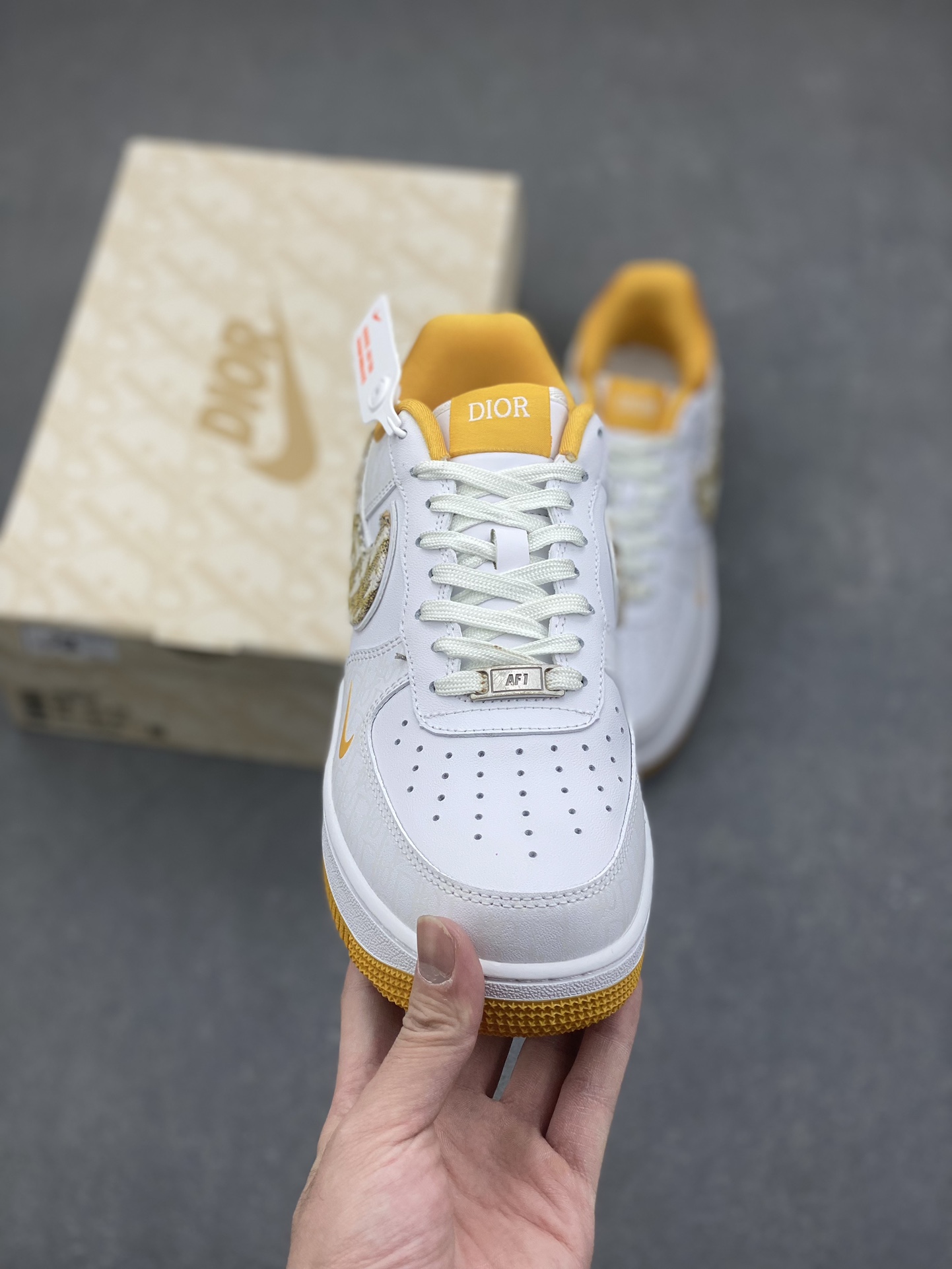 Nike Air Force 1 '07 Low x Dior Custom Sneakers - DR6239-838 3 i1733158754 6661 8