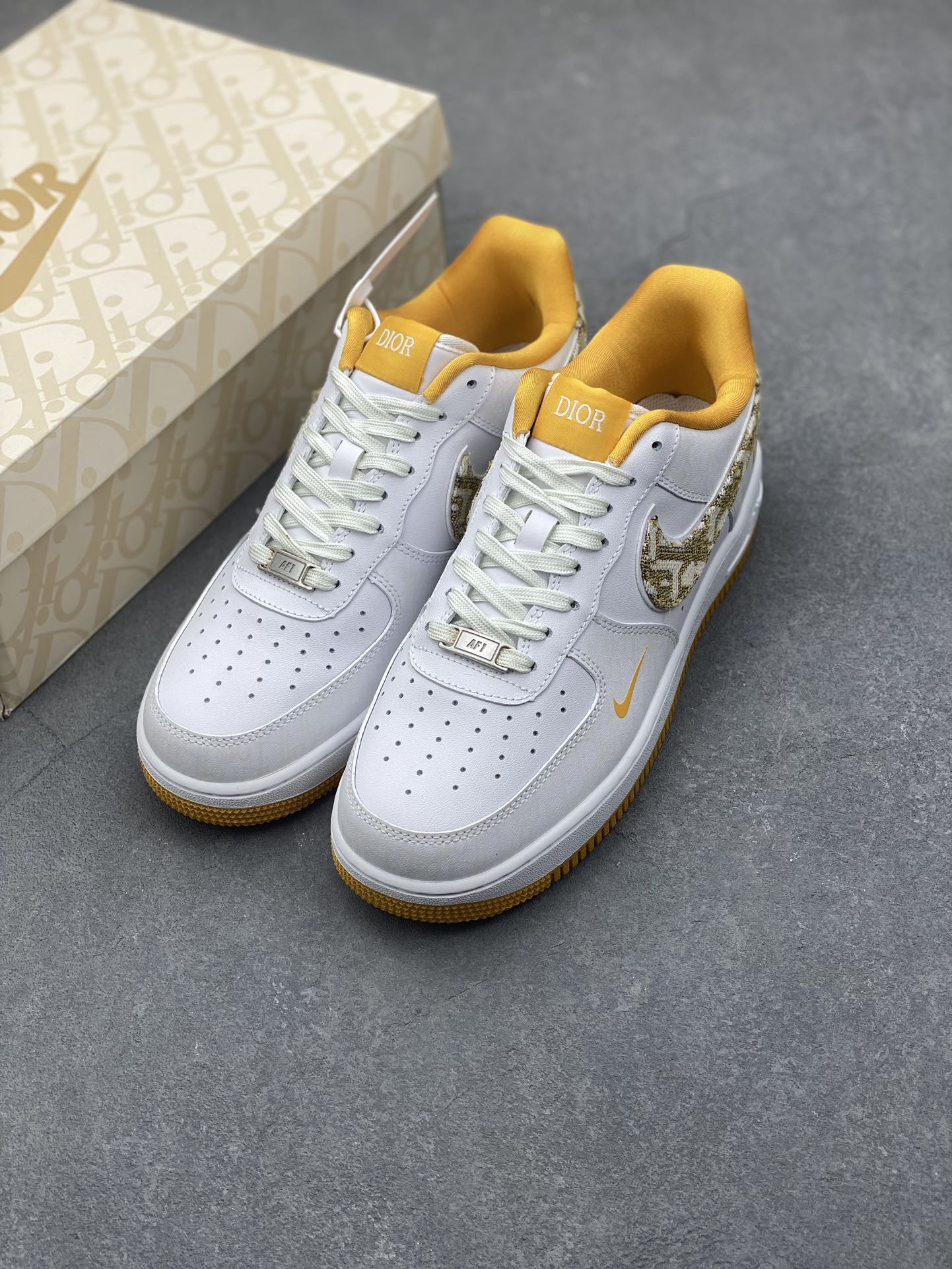Nike Air Force 1 '07 Low x Dior Custom Sneakers - DR6239-838 9 i1733158754 9015 4
