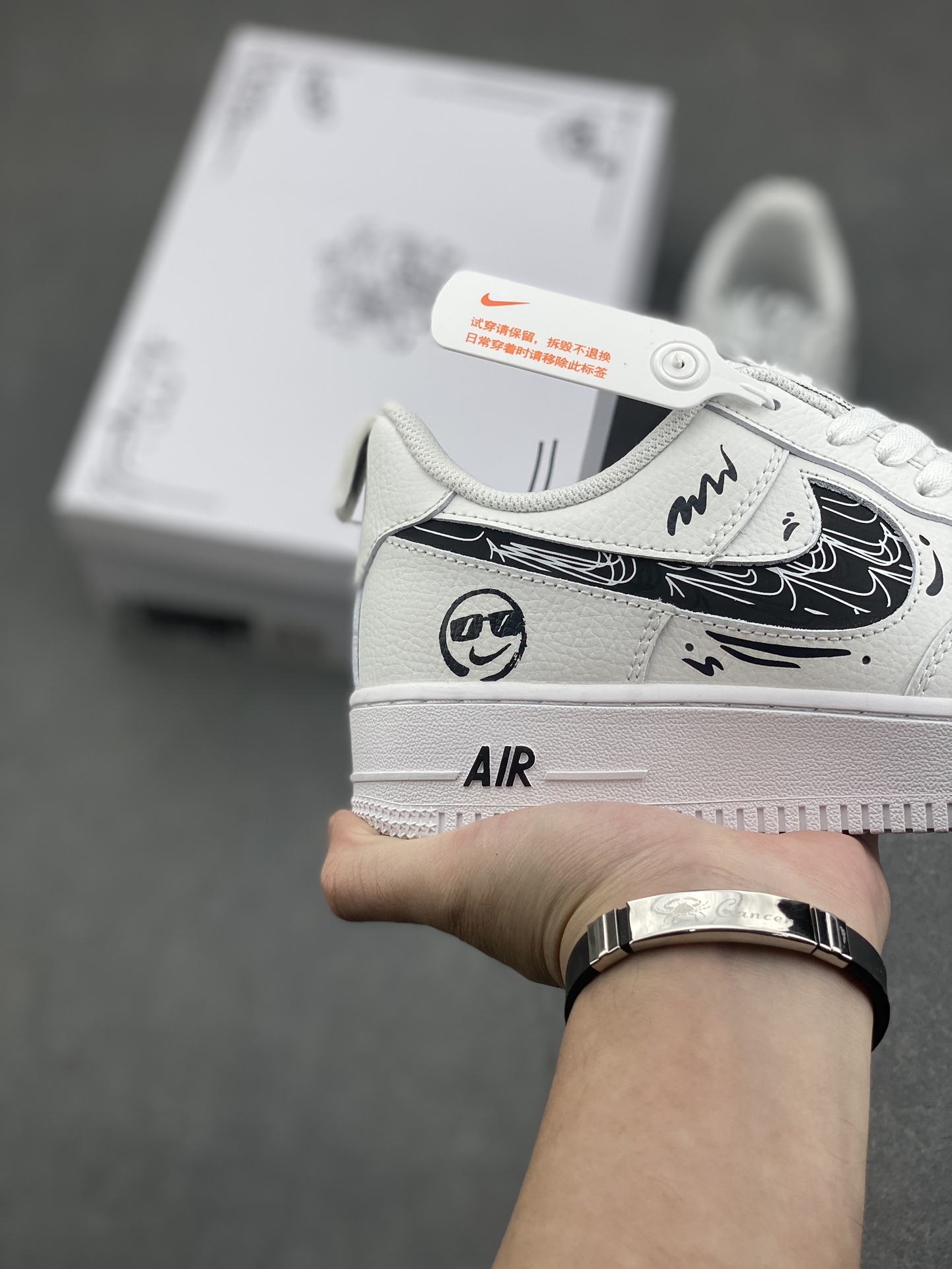 Nike Air Force 1 Low Smiley Face Casual Sneakers FB8971-020 6 i1733246304 3446 2