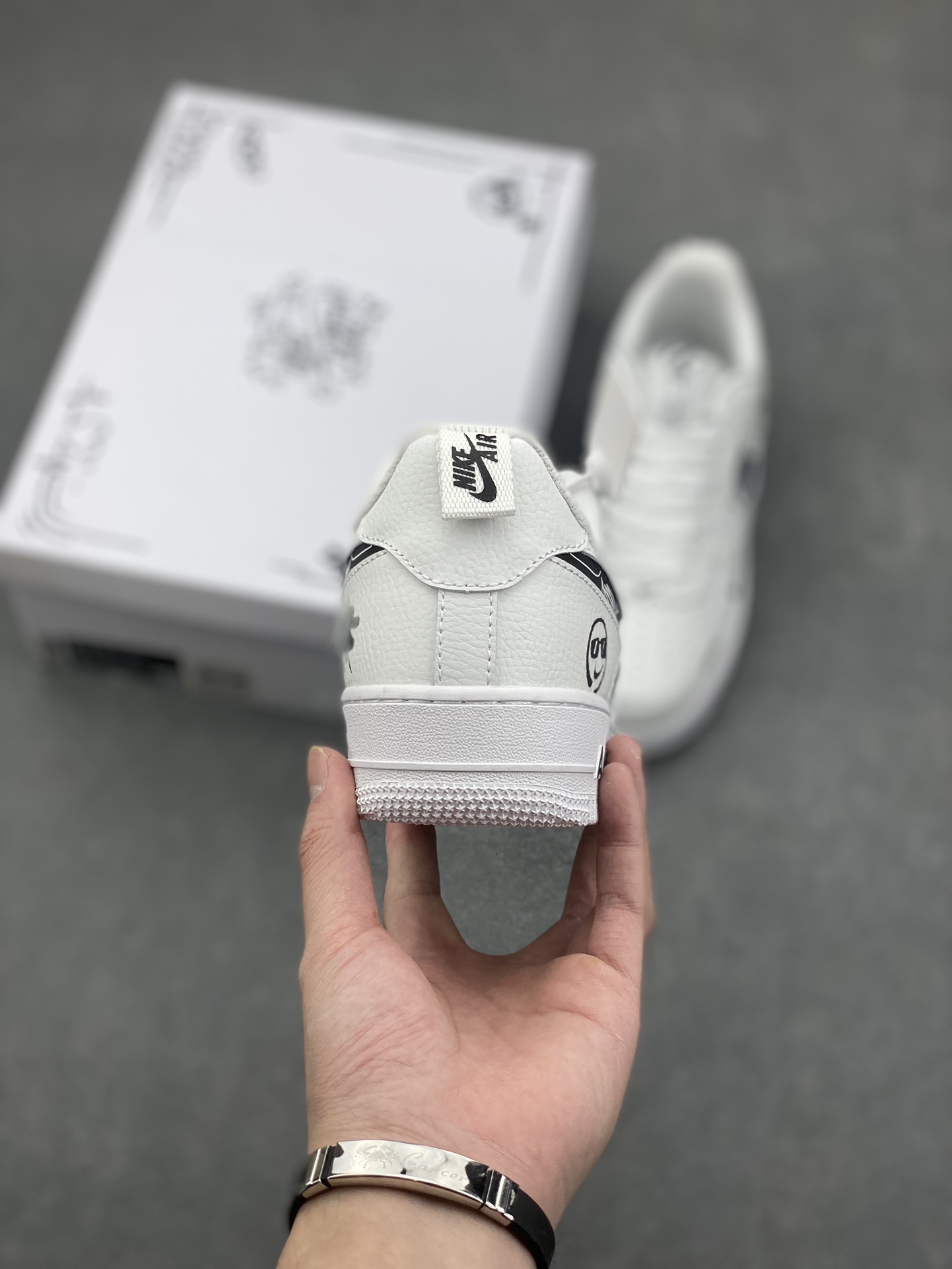 Nike Air Force 1 Low Smiley Face Casual Sneakers FB8971-020 5 i1733246304 8330 3