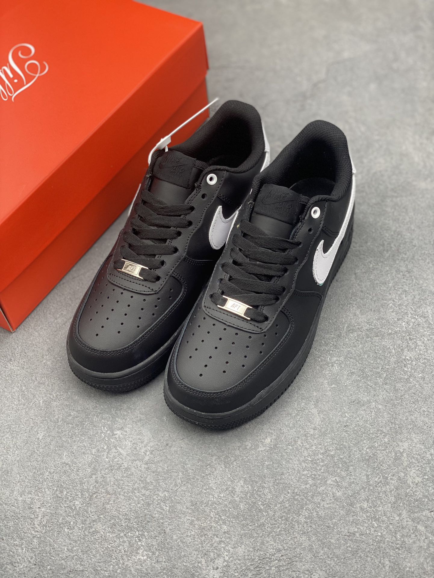 Nike Air Force 1 '07 Low Black White Casual Sneakers DD8959-001 9 i1733246502 9524 3